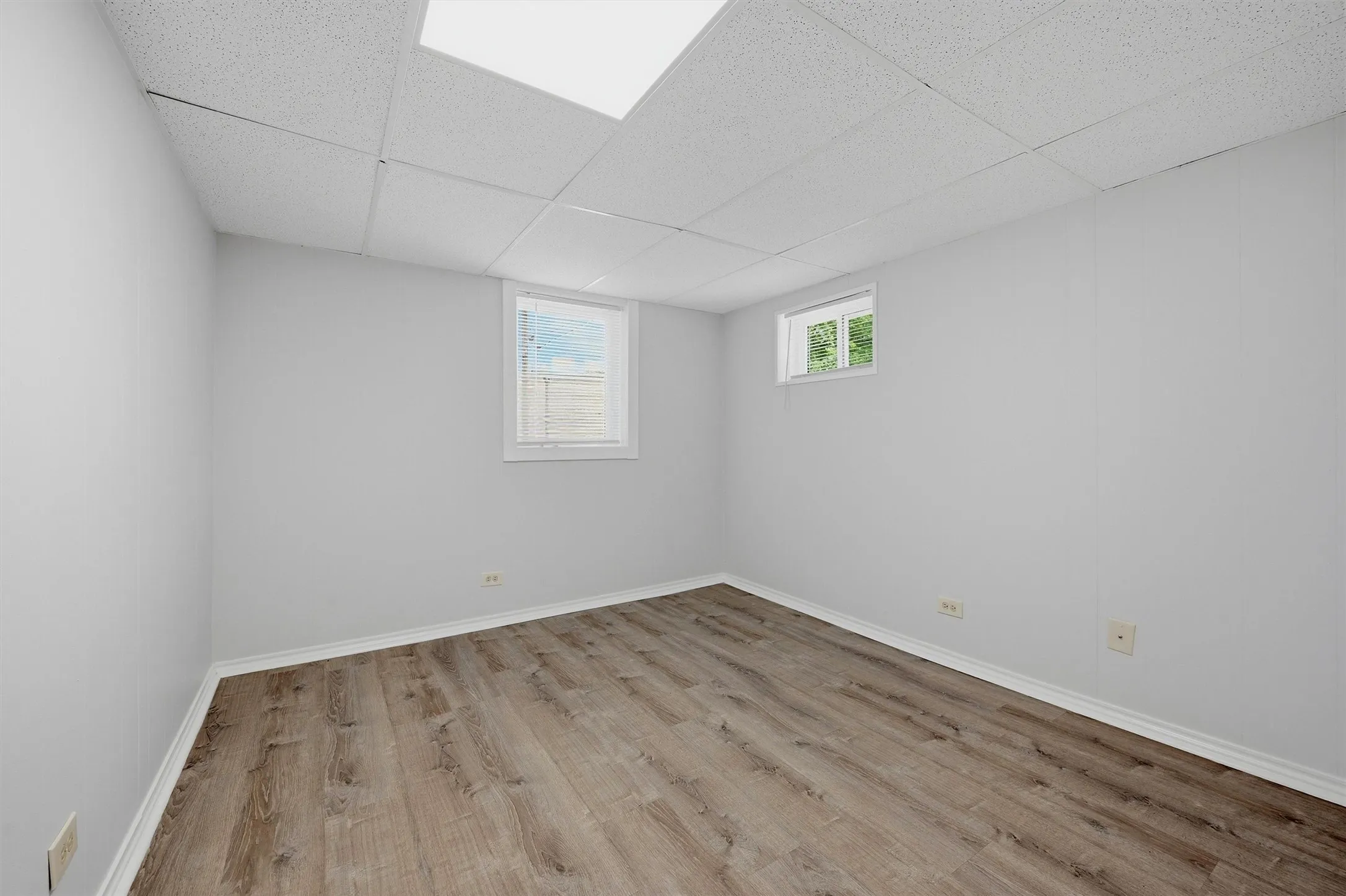 Duplex For Rent in Grayson County , 310 S Barrett Avenue 101, Denison, Texas 75020, 1 Bedroom, 1 Bathroom, Garage spaces, 627 Sqft, built in 1943, mls#21281380, Real Estate Agent in Denison, Homes For Rent in Grayson county, Homes For Rent in Denison, Realtor in Denison Texas, Real Estate Brokerage Independent Realty Texas, Luminita Cordes Realtor