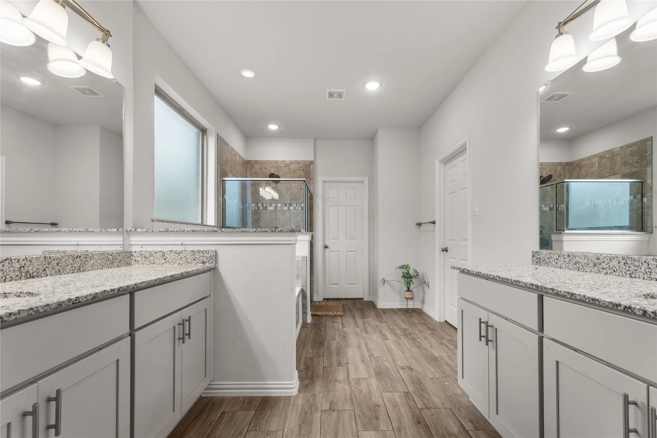 Single Family Residence For Sale in Ellis County , 870 Cavalcade Drive, Ferris, Texas 75125, 4 Bedroom, 3 Bathroom, 2 Garage spaces, 2,968 Sqft, built in 2022, mls#21280324, Real Estate Agent in Ferris, Homes For Sale in Ellis county, Homes For Sale in Ferris, Realtor in Ferris Texas, Real Estate Brokerage Independent Realty Texas, Luminita Cordes Realtor