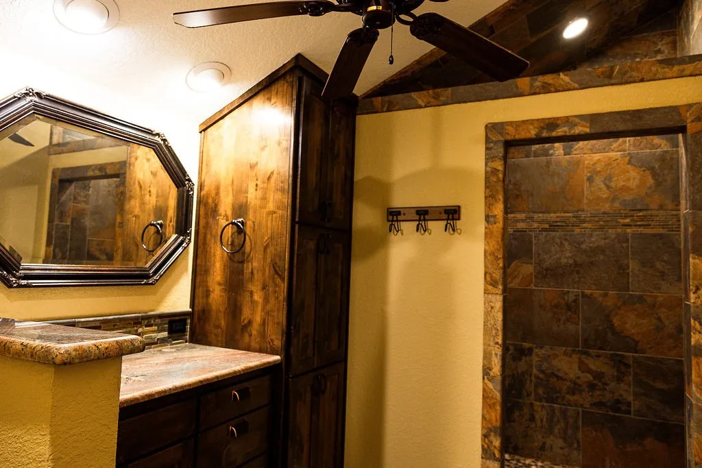 Single Family Residence For Sale in Parker County , 179 E El Camino Real, Weatherford, Texas 76087, 5 Bedroom, 3 Bathroom, 2 Garage spaces, 3,500 Sqft, built in 1973, mls#21281327, Real Estate Agent in Weatherford, Homes For Sale in Parker county, Homes For Sale in Weatherford, Realtor in Weatherford Texas, Real Estate Brokerage Independent Realty Texas, Luminita Cordes Realtor