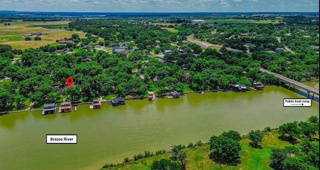 Single Family Residence For Sale in Parker County , 179 E El Camino Real, Weatherford, Texas 76087, 5 Bedroom, 3 Bathroom, 2 Garage spaces, 3,500 Sqft, built in 1973, mls#21281327, Real Estate Agent in Weatherford, Homes For Sale in Parker county, Homes For Sale in Weatherford, Realtor in Weatherford Texas, Real Estate Brokerage Independent Realty Texas, Luminita Cordes Realtor