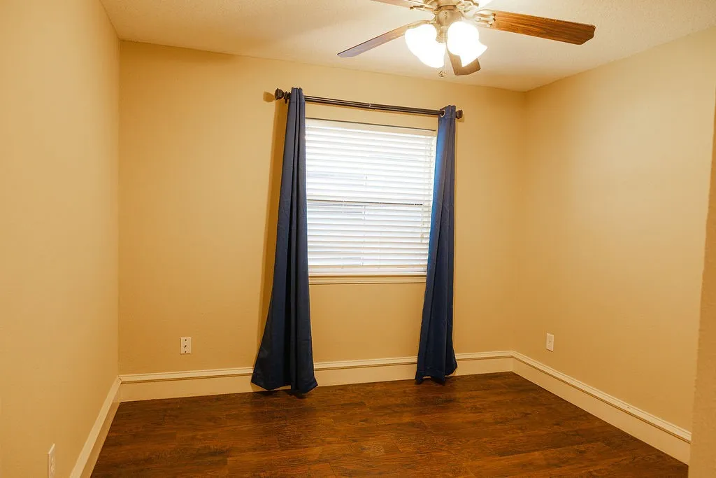 Single Family Residence For Sale in Parker County , 179 E El Camino Real, Weatherford, Texas 76087, 5 Bedroom, 3 Bathroom, 2 Garage spaces, 3,500 Sqft, built in 1973, mls#21281327, Real Estate Agent in Weatherford, Homes For Sale in Parker county, Homes For Sale in Weatherford, Realtor in Weatherford Texas, Real Estate Brokerage Independent Realty Texas, Luminita Cordes Realtor