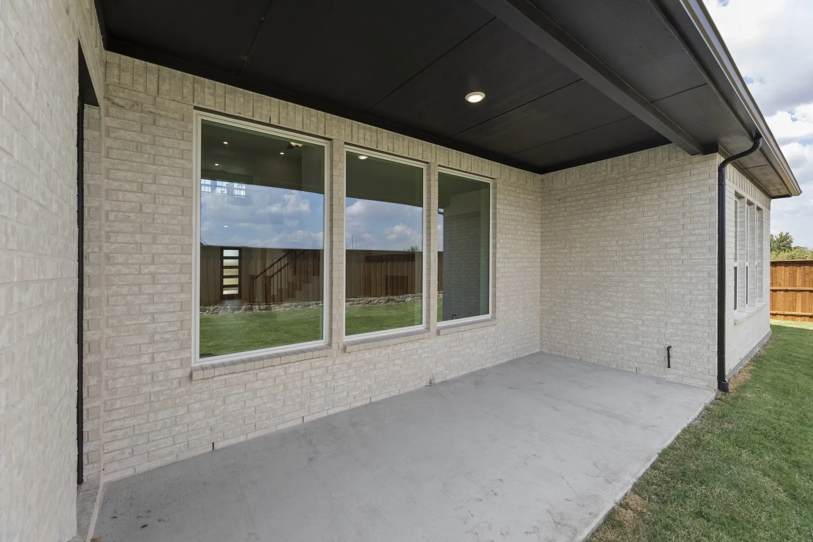25. 3404 Haygood - Patio