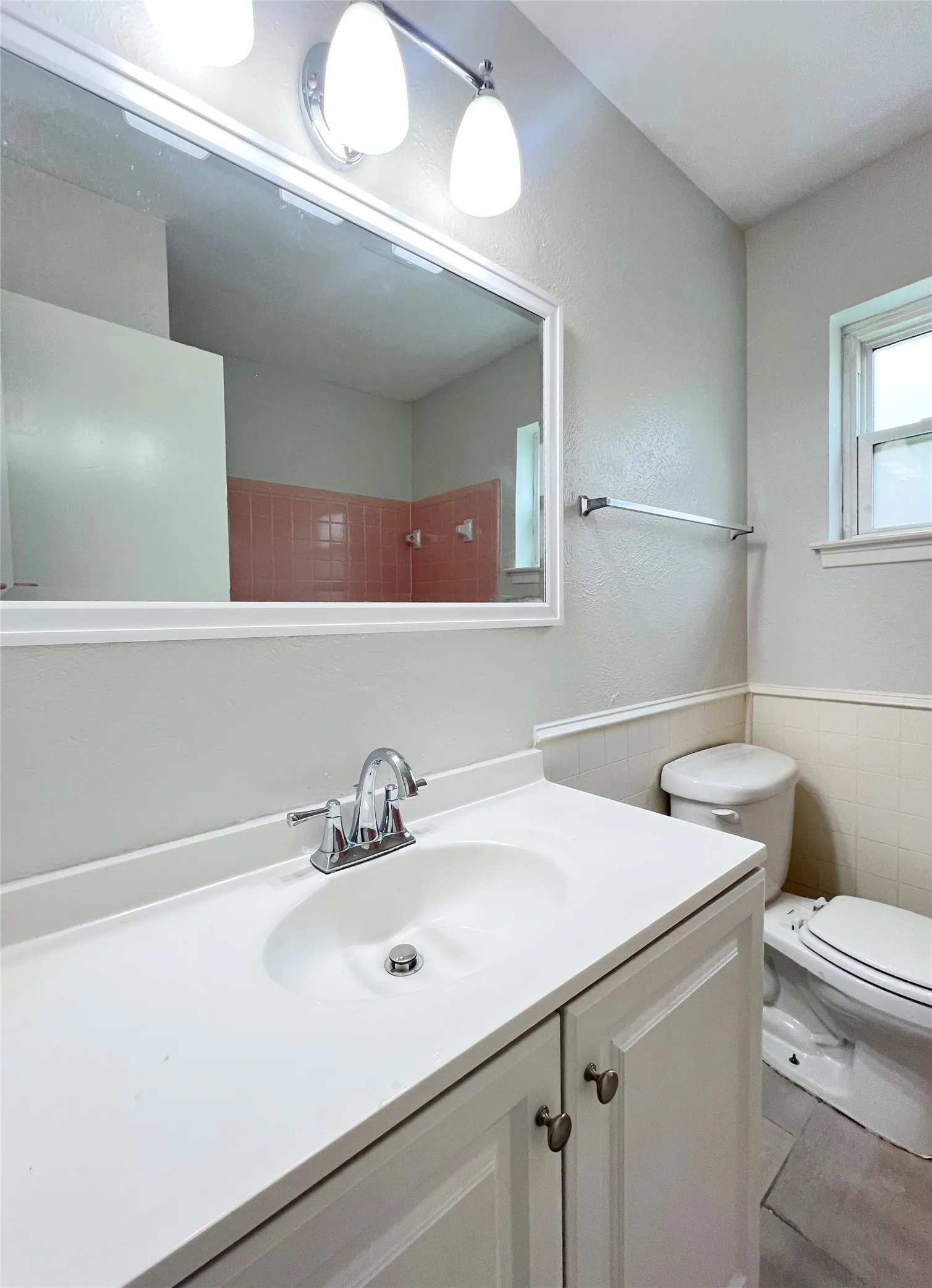 Single Family Residence For Rent in Dallas County , 2121 Spanish Trail, Irving, Texas 75060, 3 Bedroom, 2 Bathroom, Garage spaces, 1,670 Sqft, built in 1969, mls#21281420, Real Estate Agent in Irving, Homes For Rent in Dallas county, Homes For Rent in Irving, Realtor in Irving Texas, Real Estate Brokerage Independent Realty Texas, Luminita Cordes Realtor