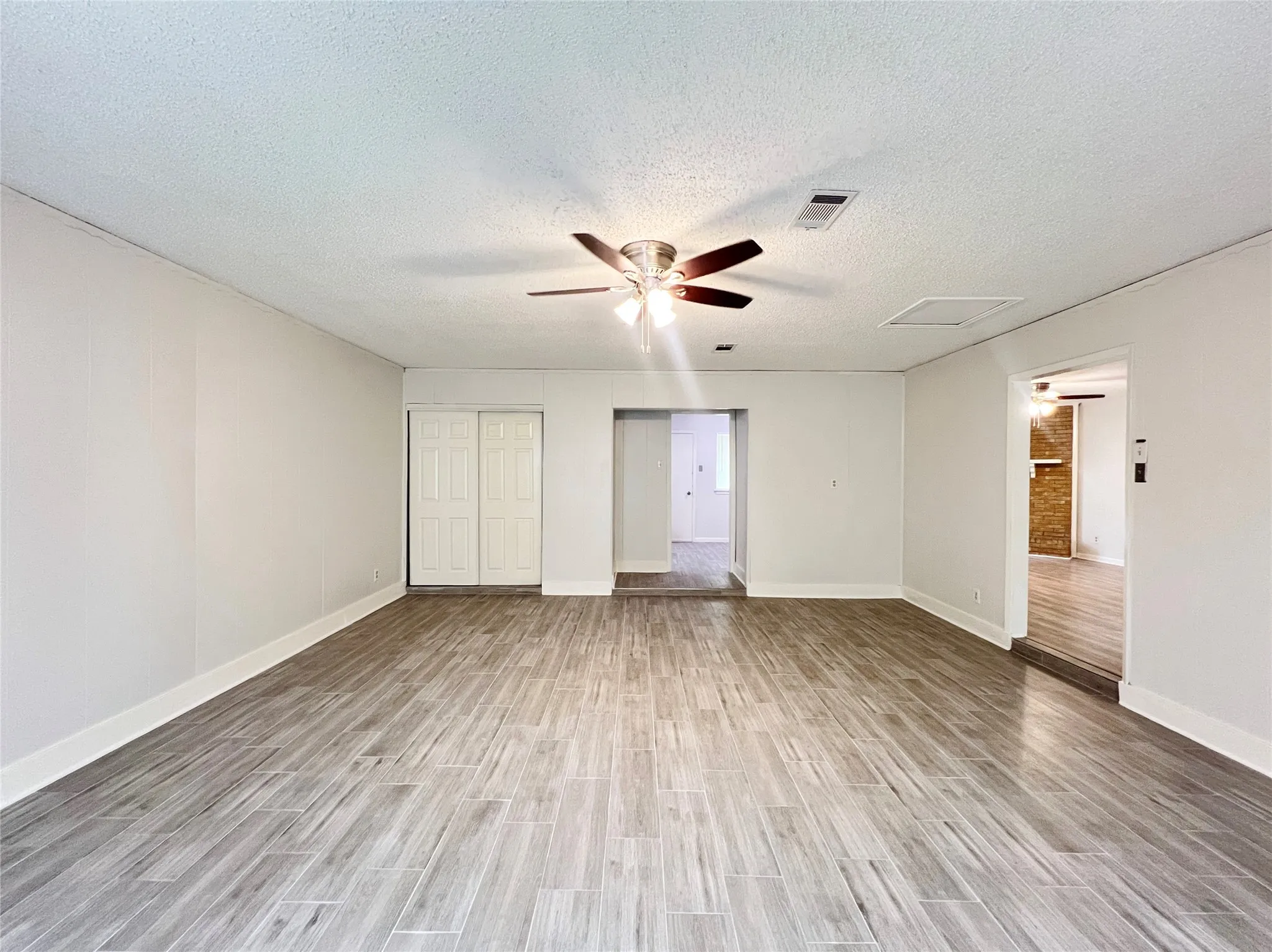 Single Family Residence For Rent in Dallas County , 2121 Spanish Trail, Irving, Texas 75060, 3 Bedroom, 2 Bathroom, Garage spaces, 1,670 Sqft, built in 1969, mls#21281420, Real Estate Agent in Irving, Homes For Rent in Dallas county, Homes For Rent in Irving, Realtor in Irving Texas, Real Estate Brokerage Independent Realty Texas, Luminita Cordes Realtor