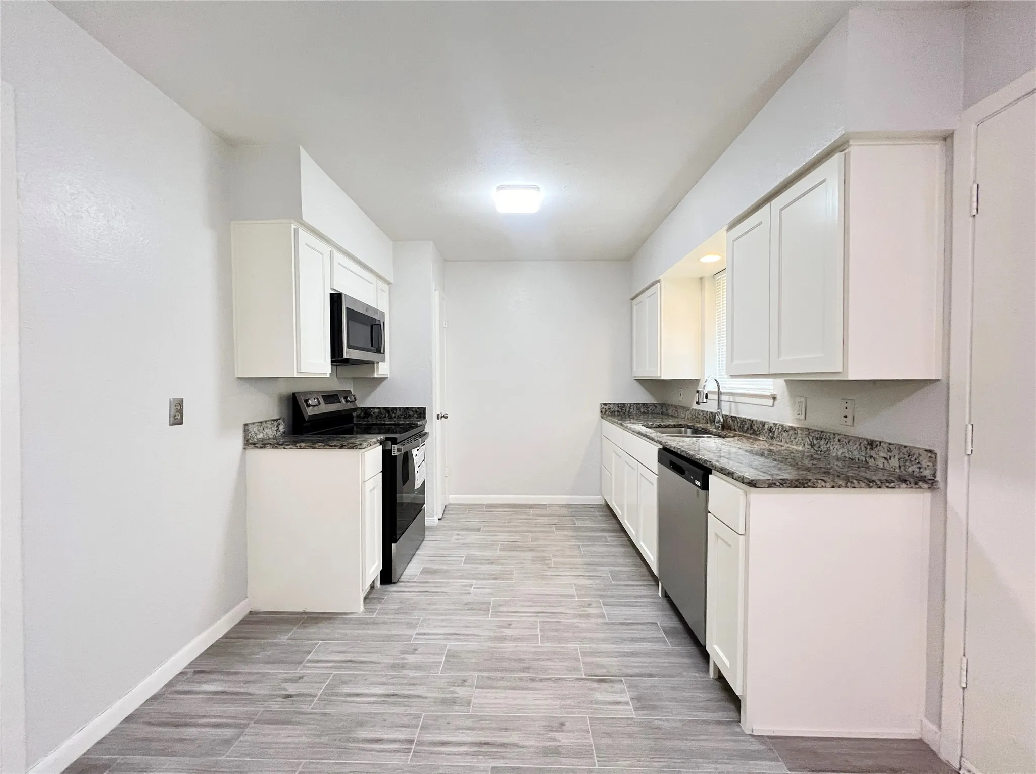 Single Family Residence For Rent in Dallas County , 2121 Spanish Trail, Irving, Texas 75060, 3 Bedroom, 2 Bathroom, Garage spaces, 1,670 Sqft, built in 1969, mls#21281420, Real Estate Agent in Irving, Homes For Rent in Dallas county, Homes For Rent in Irving, Realtor in Irving Texas, Real Estate Brokerage Independent Realty Texas, Luminita Cordes Realtor