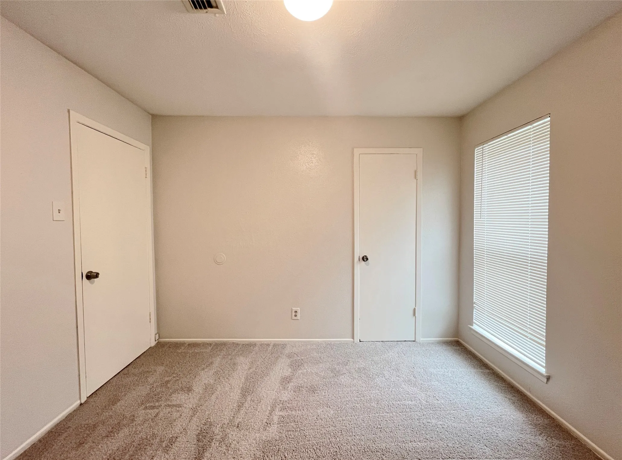 Single Family Residence For Rent in Dallas County , 2121 Spanish Trail, Irving, Texas 75060, 3 Bedroom, 2 Bathroom, Garage spaces, 1,670 Sqft, built in 1969, mls#21281420, Real Estate Agent in Irving, Homes For Rent in Dallas county, Homes For Rent in Irving, Realtor in Irving Texas, Real Estate Brokerage Independent Realty Texas, Luminita Cordes Realtor
