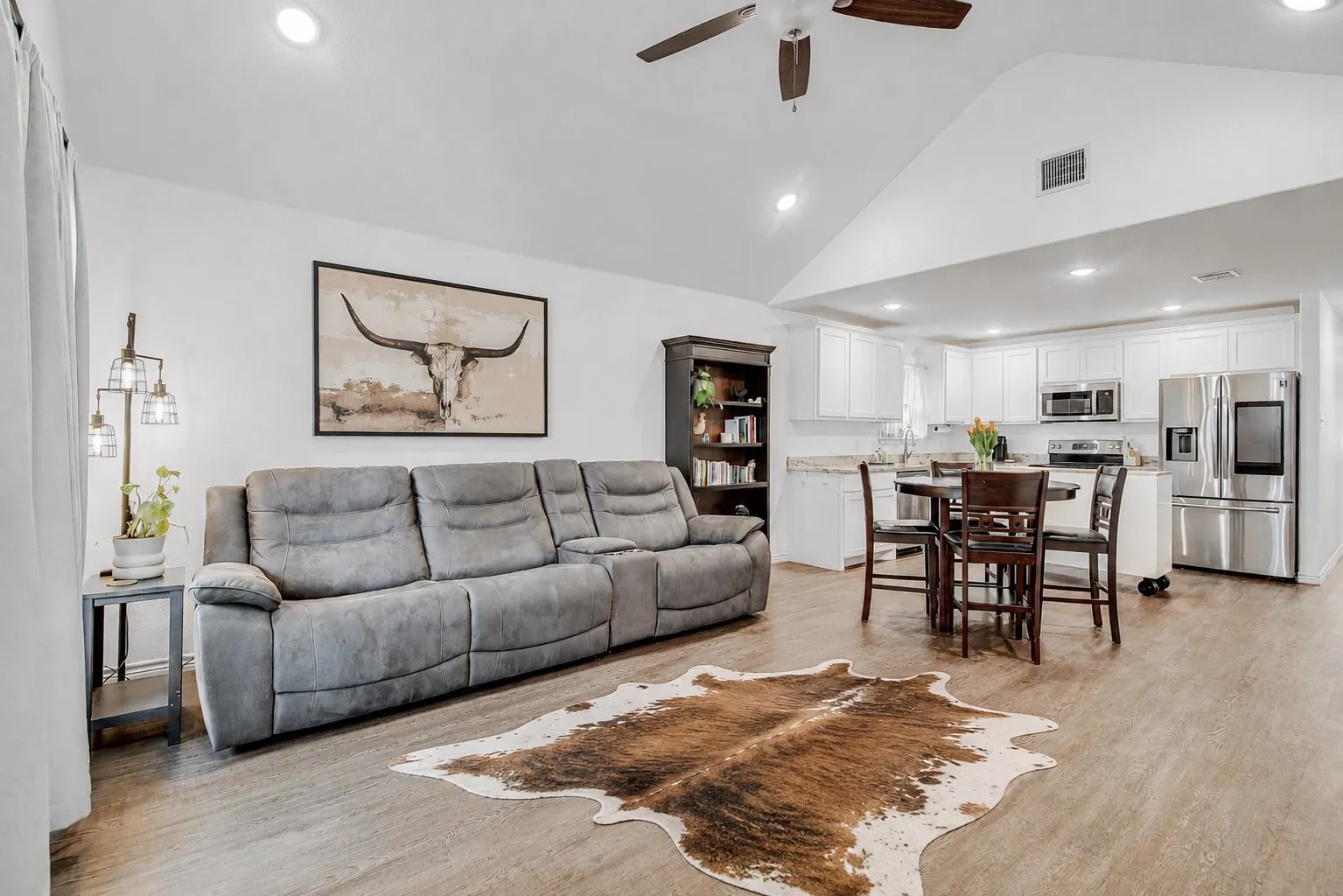 Single Family Residence For Sale in Johnson County , 161 Columbia Street, Cleburne, Texas 76031, 3 Bedroom, 2 Bathroom, 1 Garage spaces, 1,320 Sqft, built in 2021, mls#21280633, Real Estate Agent in Cleburne, Homes For Sale in Johnson county, Homes For Sale in Cleburne, Realtor in Cleburne Texas, Real Estate Brokerage Independent Realty Texas, Luminita Cordes Realtor