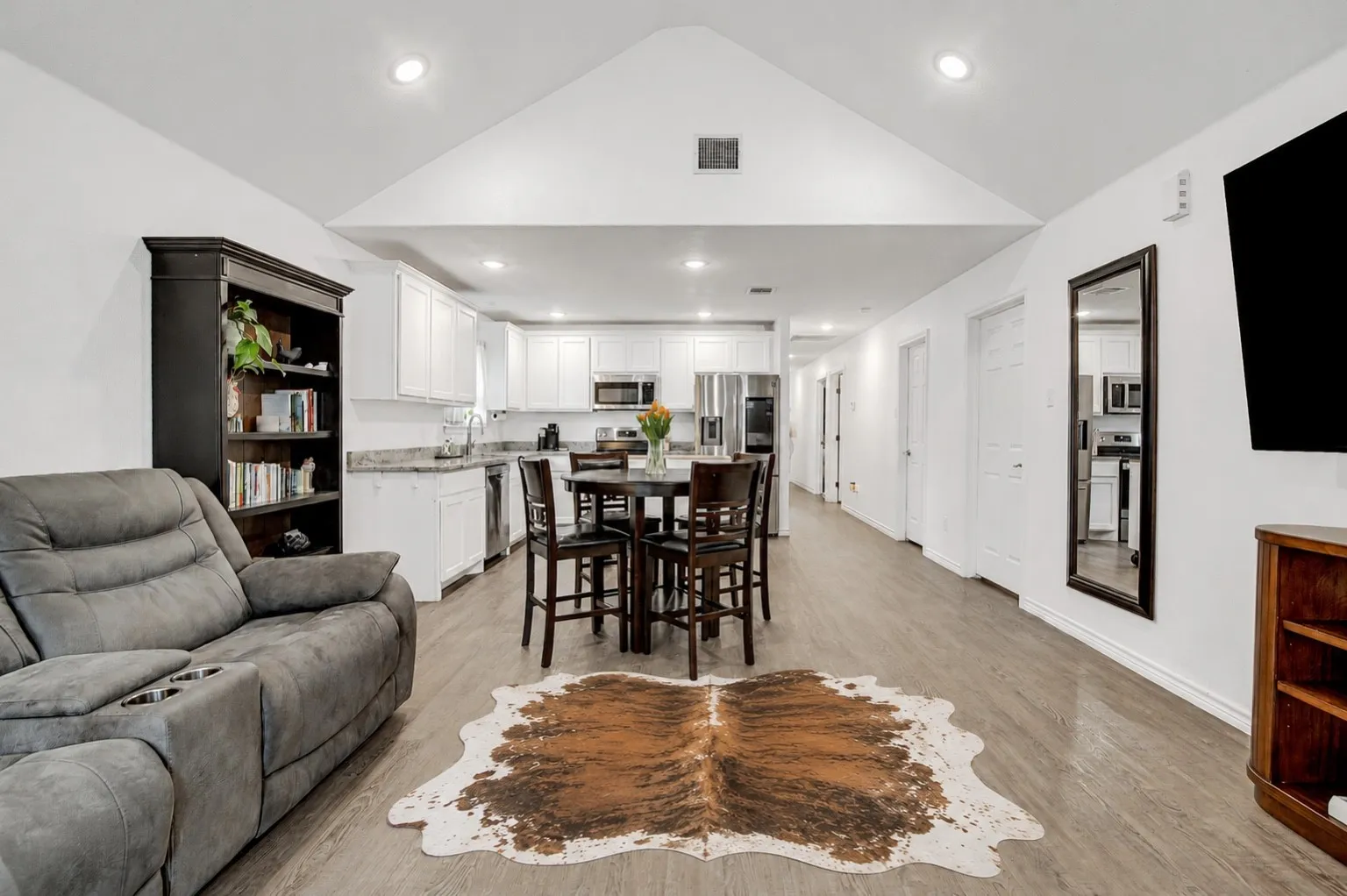 Single Family Residence For Sale in Johnson County , 161 Columbia Street, Cleburne, Texas 76031, 3 Bedroom, 2 Bathroom, 1 Garage spaces, 1,320 Sqft, built in 2021, mls#21280633, Real Estate Agent in Cleburne, Homes For Sale in Johnson county, Homes For Sale in Cleburne, Realtor in Cleburne Texas, Real Estate Brokerage Independent Realty Texas, Luminita Cordes Realtor