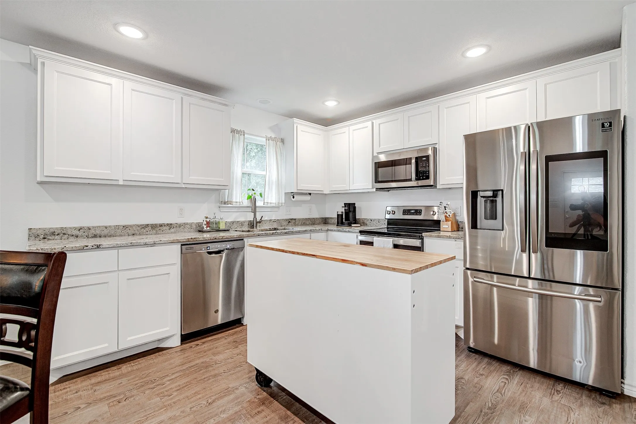 Single Family Residence For Sale in Johnson County , 161 Columbia Street, Cleburne, Texas 76031, 3 Bedroom, 2 Bathroom, 1 Garage spaces, 1,320 Sqft, built in 2021, mls#21280633, Real Estate Agent in Cleburne, Homes For Sale in Johnson county, Homes For Sale in Cleburne, Realtor in Cleburne Texas, Real Estate Brokerage Independent Realty Texas, Luminita Cordes Realtor