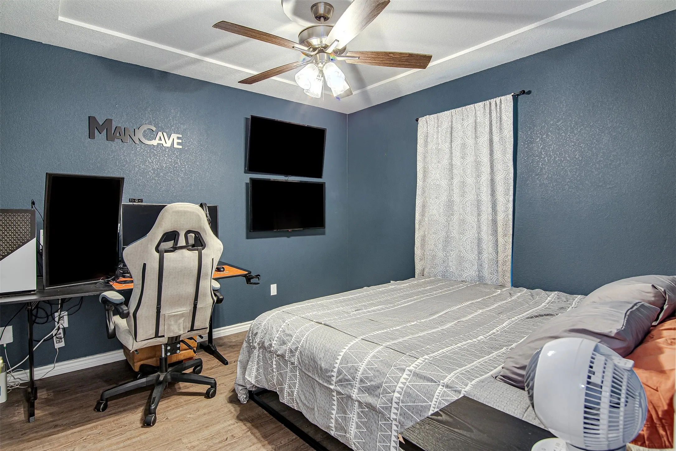 Single Family Residence For Sale in Johnson County , 161 Columbia Street, Cleburne, Texas 76031, 3 Bedroom, 2 Bathroom, 1 Garage spaces, 1,320 Sqft, built in 2021, mls#21280633, Real Estate Agent in Cleburne, Homes For Sale in Johnson county, Homes For Sale in Cleburne, Realtor in Cleburne Texas, Real Estate Brokerage Independent Realty Texas, Luminita Cordes Realtor