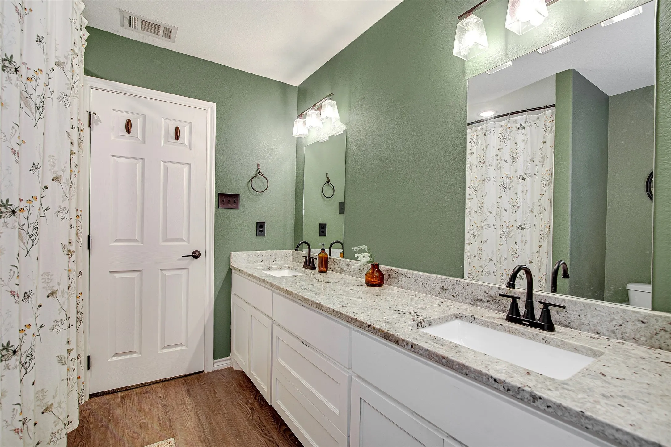 Single Family Residence For Sale in Johnson County , 161 Columbia Street, Cleburne, Texas 76031, 3 Bedroom, 2 Bathroom, 1 Garage spaces, 1,320 Sqft, built in 2021, mls#21280633, Real Estate Agent in Cleburne, Homes For Sale in Johnson county, Homes For Sale in Cleburne, Realtor in Cleburne Texas, Real Estate Brokerage Independent Realty Texas, Luminita Cordes Realtor