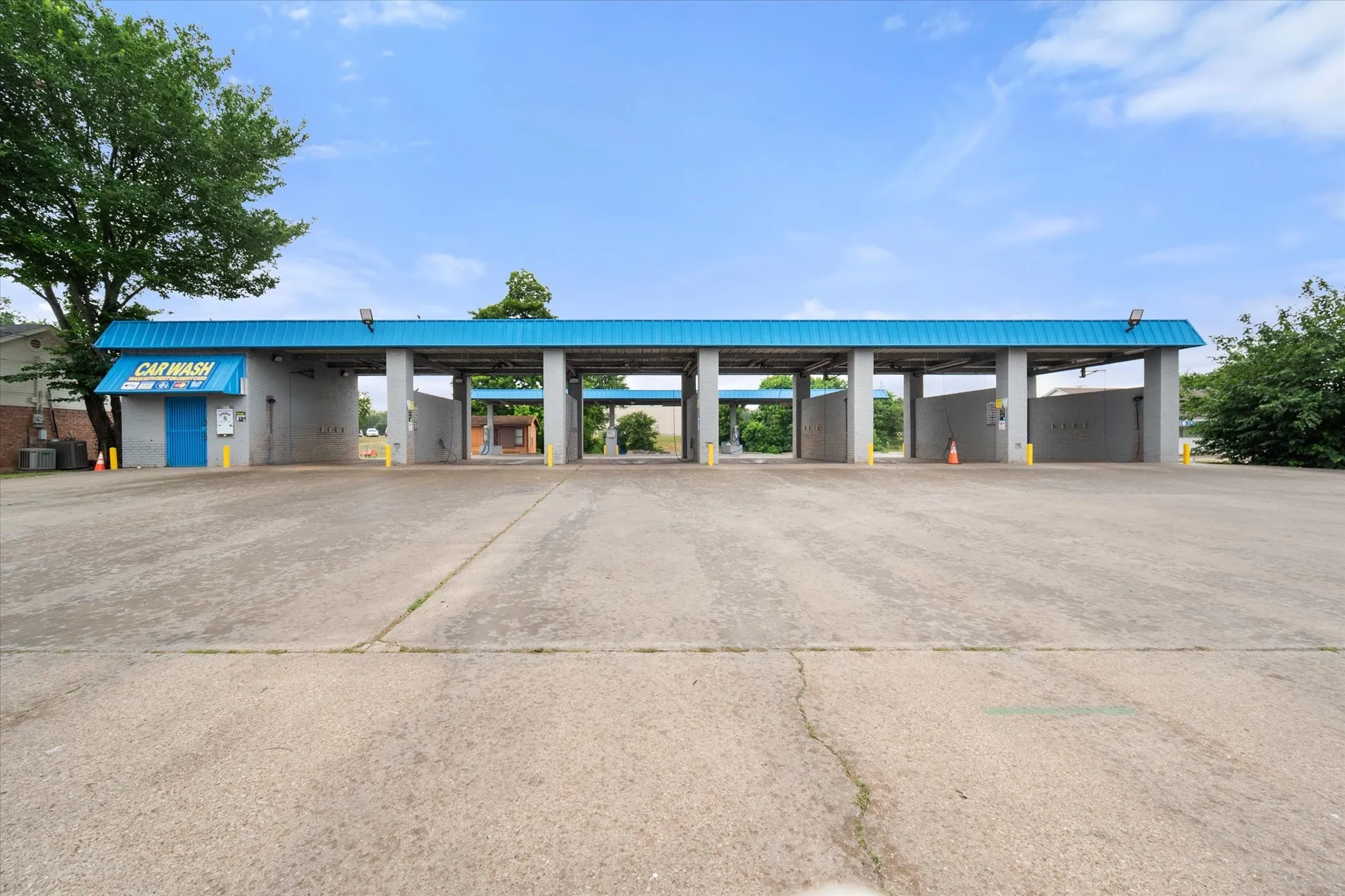 Business For Sale in Navarro County , 223 Oaklawn Drive, Corsicana, Texas 75110, 0, 0, Garage spaces, 2,112 Sqft, built in 1985, Price $429,000, mls#21279207, Real Estate Agent in Corsicana, Homes For Sale in Navarro county, Homes For Sale in Corsicana, Realtor in Corsicana Texas, Real Estate Brokerage Independent Realty Texas, Luminita Cordes Realtor
