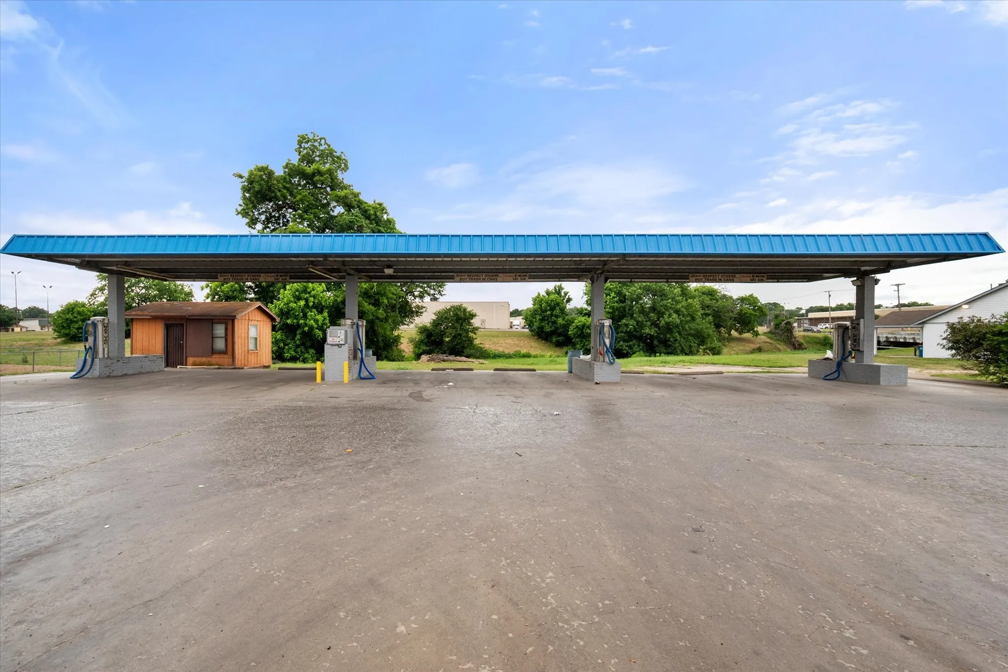 Business For Sale in Navarro County , 223 Oaklawn Drive, Corsicana, Texas 75110, 0, 0, Garage spaces, 2,112 Sqft, built in 1985, Price $429,000, mls#21279207, Real Estate Agent in Corsicana, Homes For Sale in Navarro county, Homes For Sale in Corsicana, Realtor in Corsicana Texas, Real Estate Brokerage Independent Realty Texas, Luminita Cordes Realtor