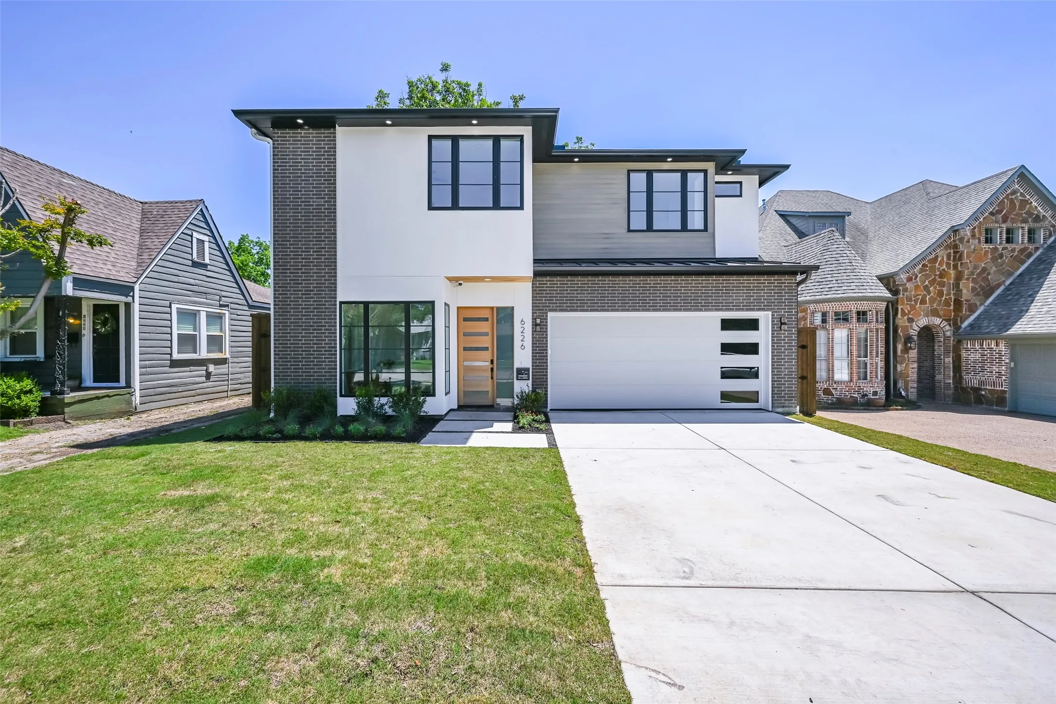 Single Family Residence For Rent in Dallas County , 6226 Lakeshore Drive, Dallas, Texas 75214, 5 Bedroom, 5 Bathroom, 2 Garage spaces, 4,150 Sqft, built in 2026, mls#21281454, Real Estate Agent in Dallas, Homes For Rent in Dallas county, Homes For Rent in Dallas, Realtor in Dallas Texas, Real Estate Brokerage Independent Realty Texas, Luminita Cordes Realtor