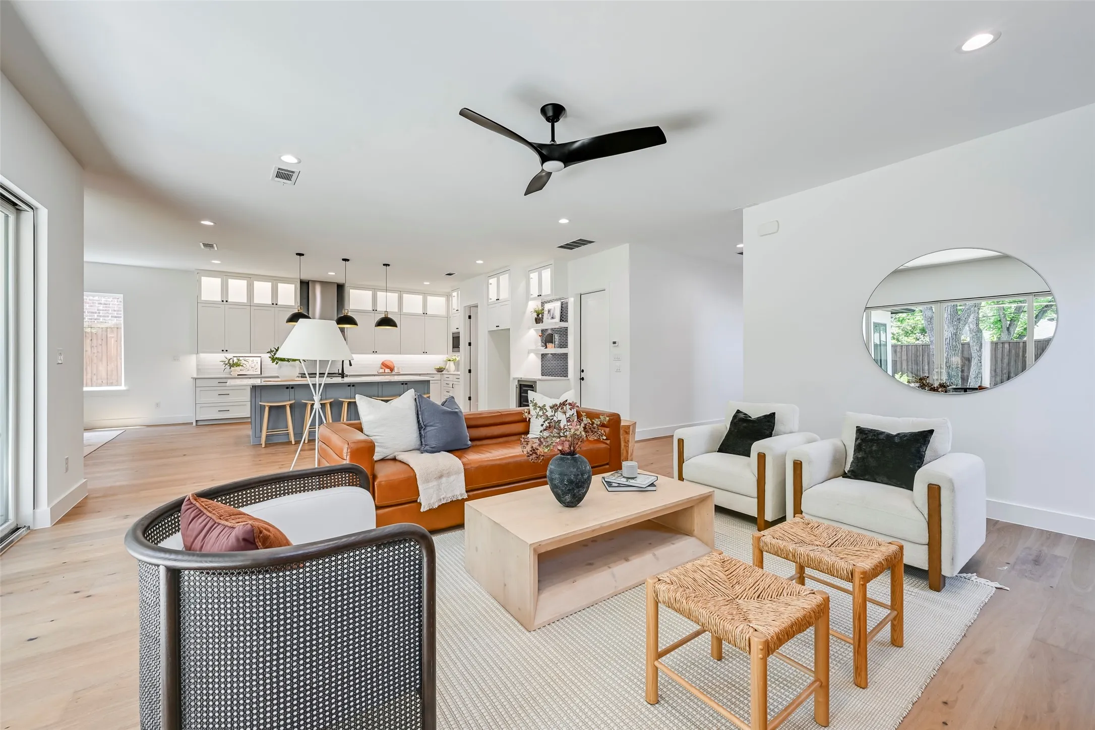 Single Family Residence For Rent in Dallas County , 6226 Lakeshore Drive, Dallas, Texas 75214, 5 Bedroom, 5 Bathroom, 2 Garage spaces, 4,150 Sqft, built in 2026, mls#21281454, Real Estate Agent in Dallas, Homes For Rent in Dallas county, Homes For Rent in Dallas, Realtor in Dallas Texas, Real Estate Brokerage Independent Realty Texas, Luminita Cordes Realtor