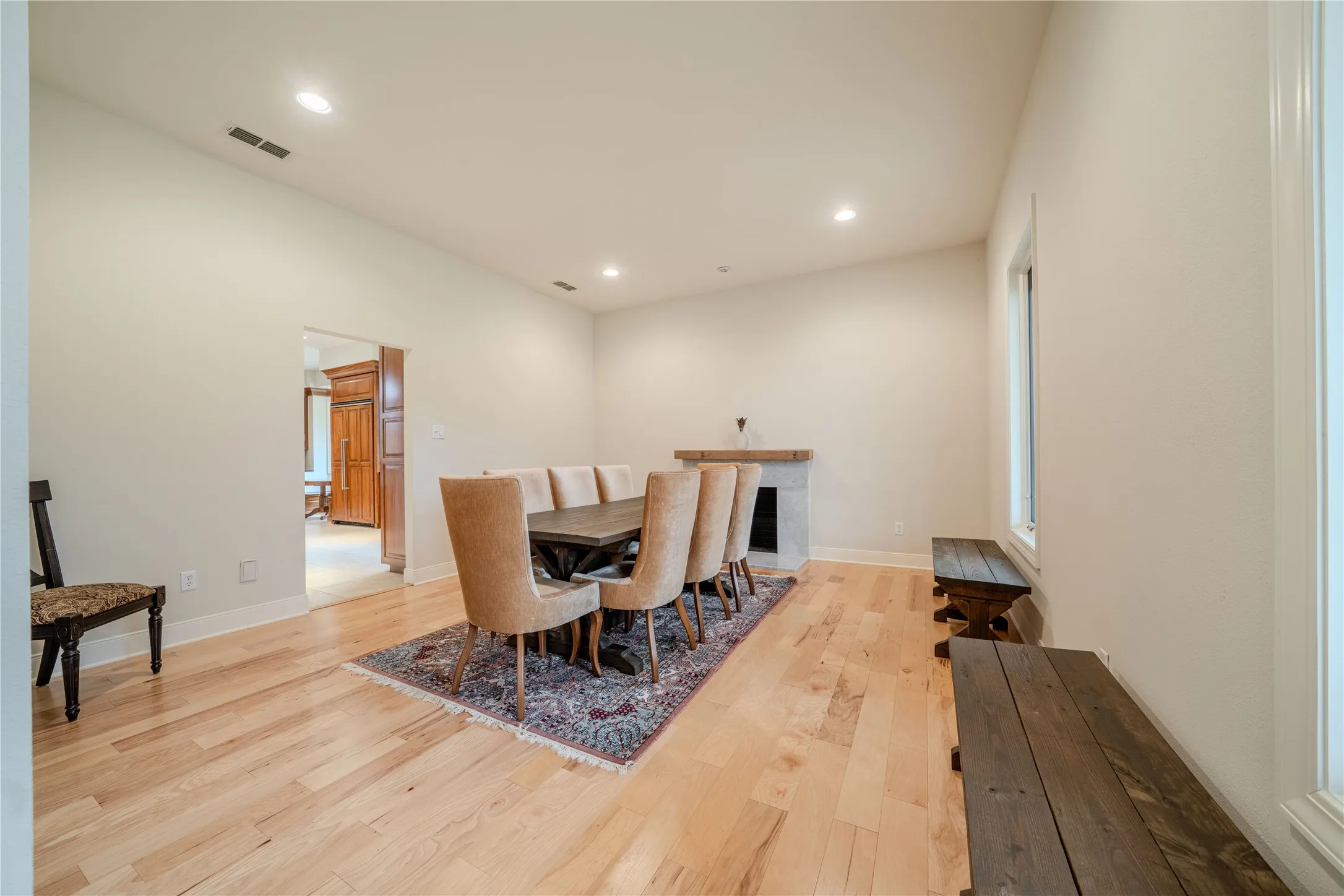 Single Family Residence For Sale in Gregg County , 3 Lakeside, Longview, Texas 75604, 5 Bedroom, 6 Bathroom, 3 Garage spaces, 5,550 Sqft, built in 1995, Price $799,000, mls#21281460, Real Estate Agent in Longview, Homes For Sale in Gregg county, Homes For Sale in Longview, Realtor in Longview Texas, Real Estate Brokerage Independent Realty Texas, Luminita Cordes Realtor