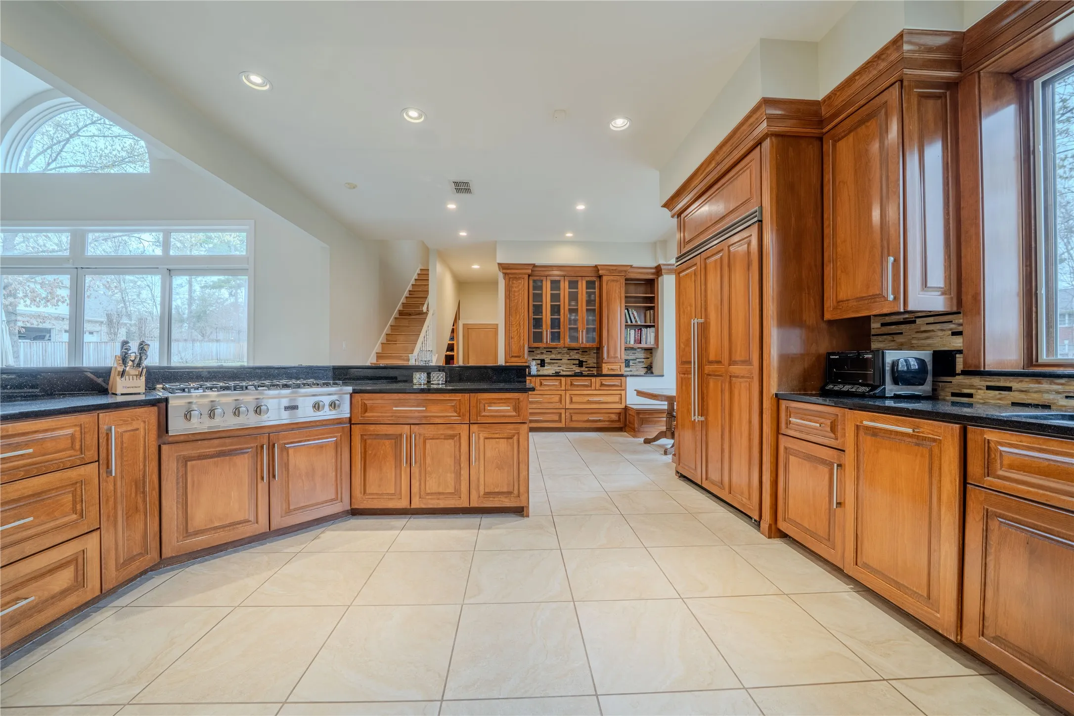 Single Family Residence For Sale in Gregg County , 3 Lakeside, Longview, Texas 75604, 5 Bedroom, 6 Bathroom, 3 Garage spaces, 5,550 Sqft, built in 1995, Price $799,000, mls#21281460, Real Estate Agent in Longview, Homes For Sale in Gregg county, Homes For Sale in Longview, Realtor in Longview Texas, Real Estate Brokerage Independent Realty Texas, Luminita Cordes Realtor