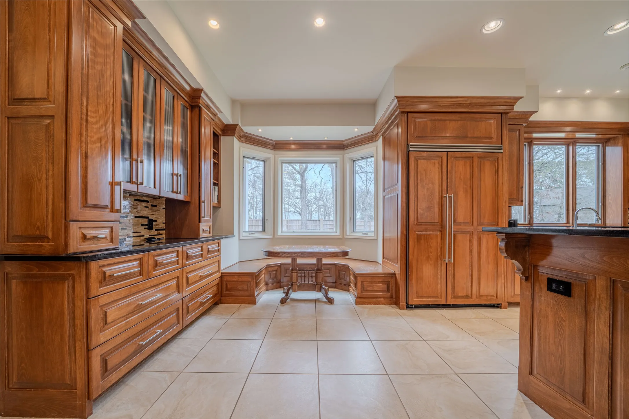 Single Family Residence For Sale in Gregg County , 3 Lakeside, Longview, Texas 75604, 5 Bedroom, 6 Bathroom, 3 Garage spaces, 5,550 Sqft, built in 1995, Price $799,000, mls#21281460, Real Estate Agent in Longview, Homes For Sale in Gregg county, Homes For Sale in Longview, Realtor in Longview Texas, Real Estate Brokerage Independent Realty Texas, Luminita Cordes Realtor