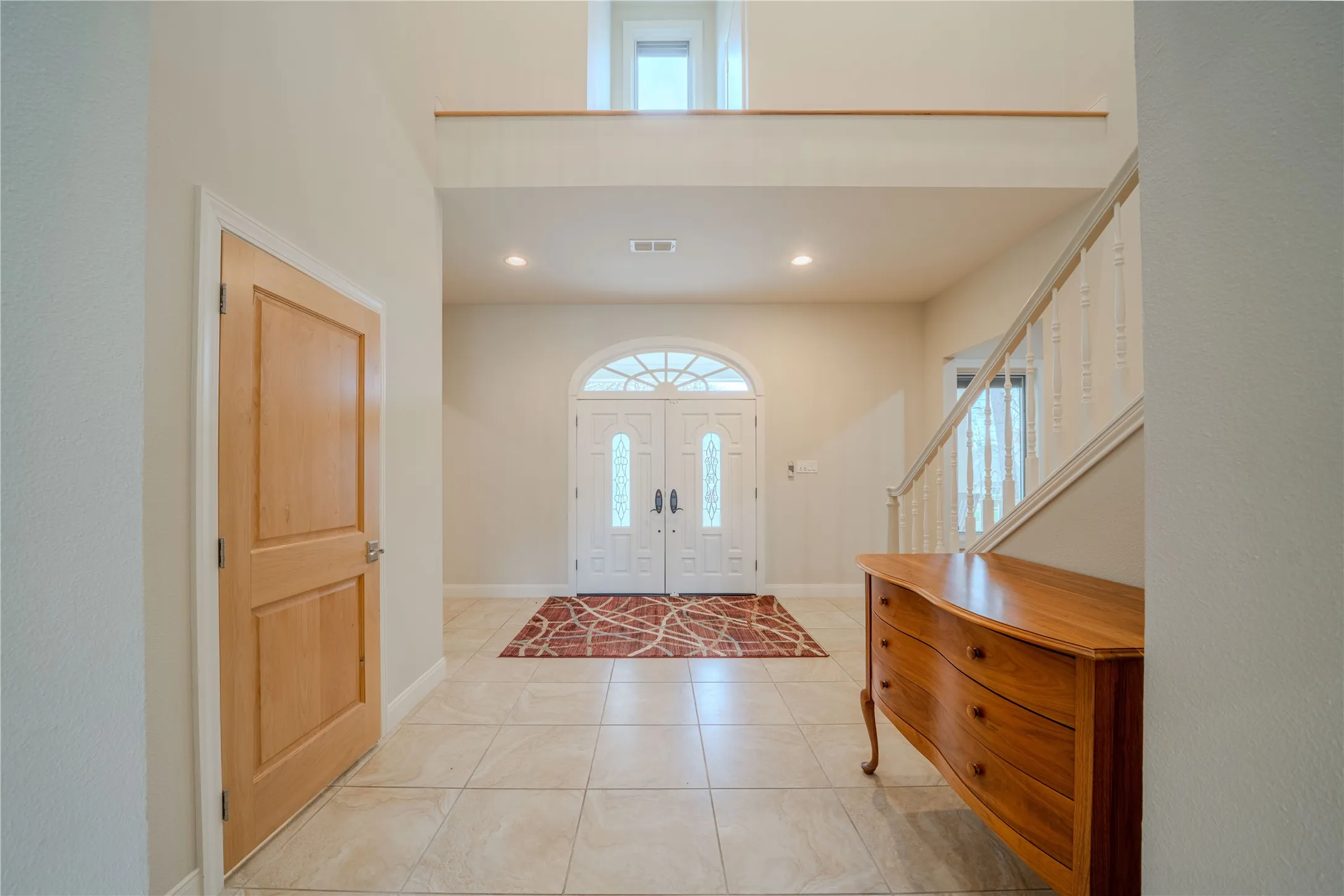 Single Family Residence For Sale in Gregg County , 3 Lakeside, Longview, Texas 75604, 5 Bedroom, 6 Bathroom, 3 Garage spaces, 5,550 Sqft, built in 1995, Price $799,000, mls#21281460, Real Estate Agent in Longview, Homes For Sale in Gregg county, Homes For Sale in Longview, Realtor in Longview Texas, Real Estate Brokerage Independent Realty Texas, Luminita Cordes Realtor