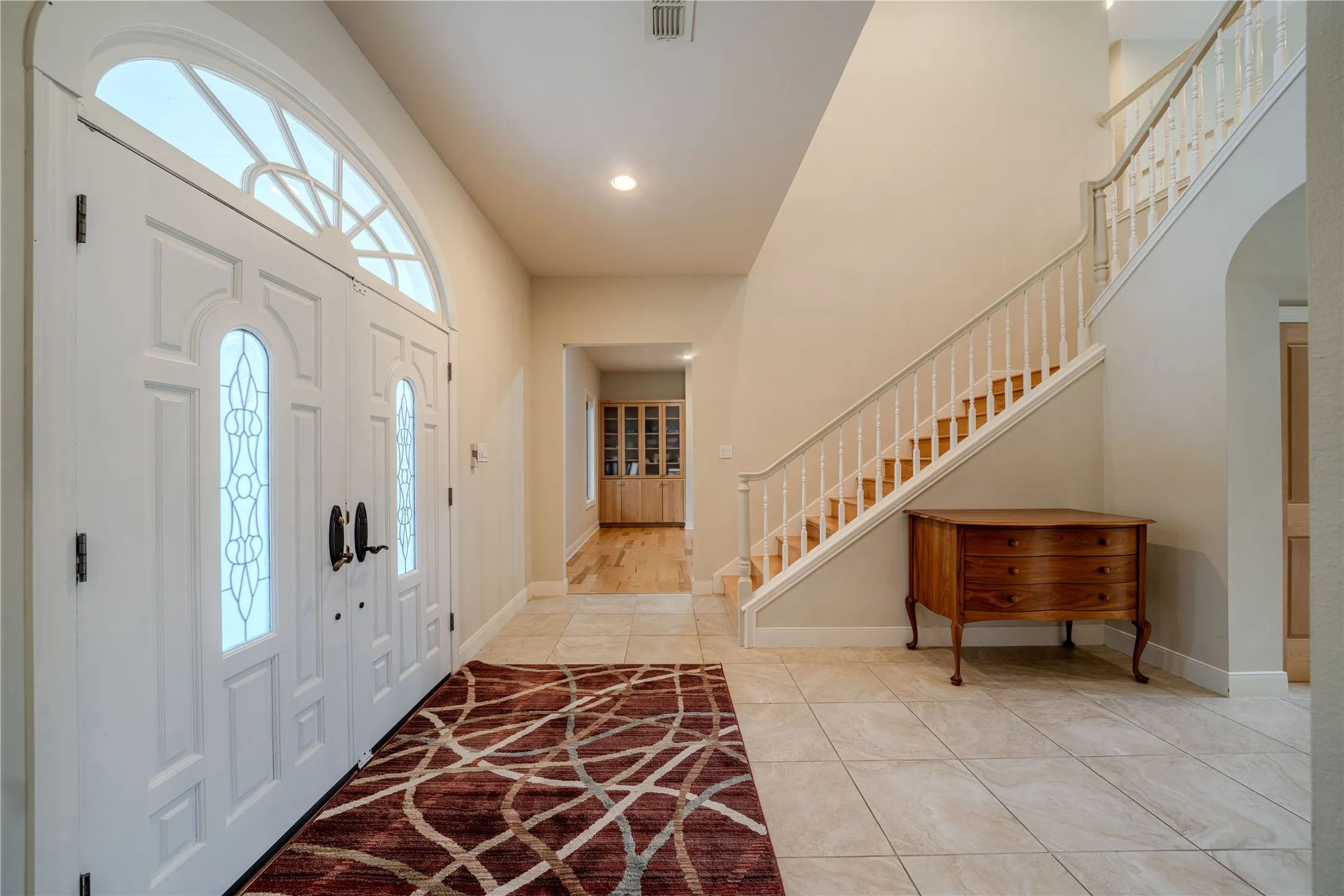 Single Family Residence For Sale in Gregg County , 3 Lakeside, Longview, Texas 75604, 5 Bedroom, 6 Bathroom, 3 Garage spaces, 5,550 Sqft, built in 1995, Price $799,000, mls#21281460, Real Estate Agent in Longview, Homes For Sale in Gregg county, Homes For Sale in Longview, Realtor in Longview Texas, Real Estate Brokerage Independent Realty Texas, Luminita Cordes Realtor