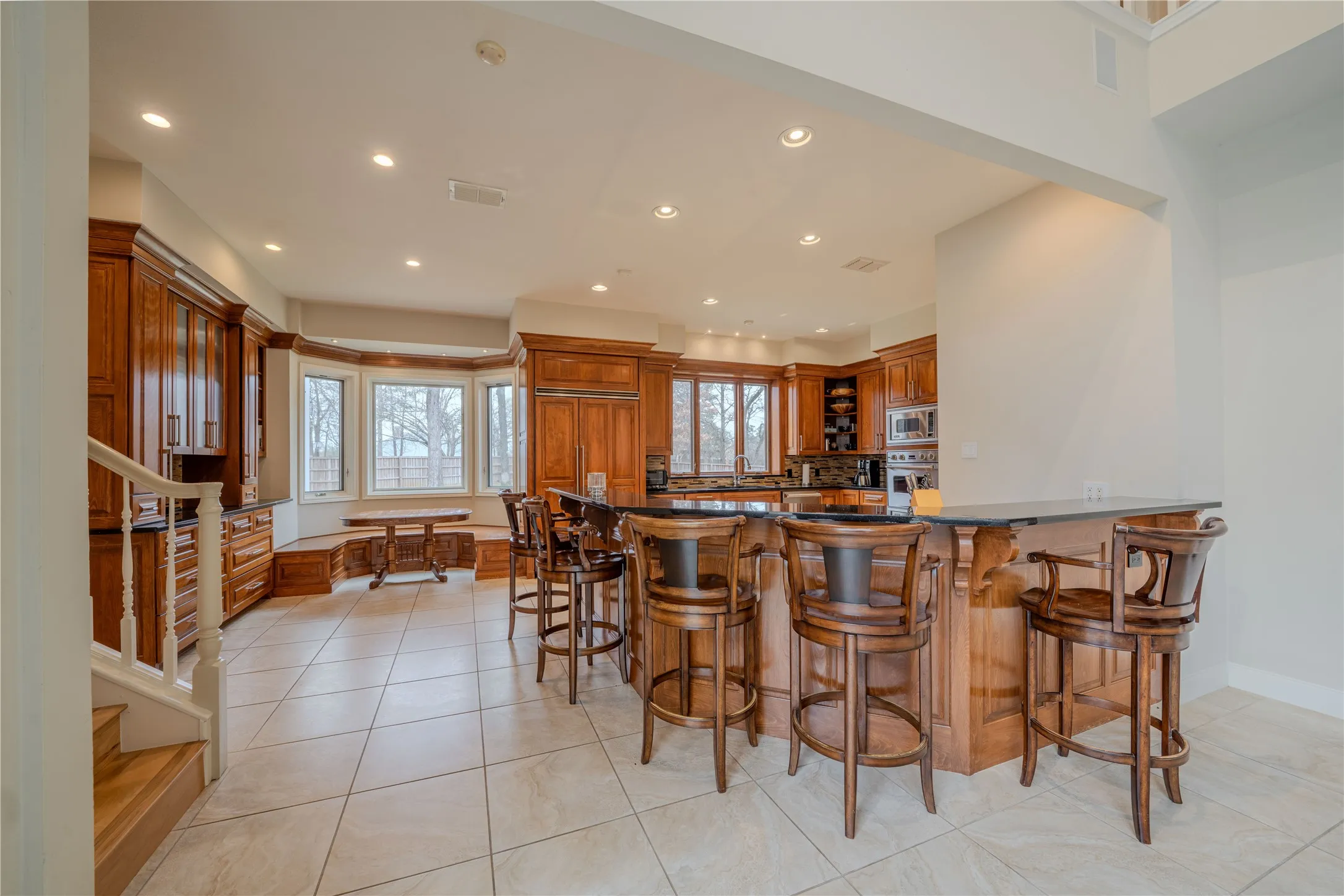 Single Family Residence For Sale in Gregg County , 3 Lakeside, Longview, Texas 75604, 5 Bedroom, 6 Bathroom, 3 Garage spaces, 5,550 Sqft, built in 1995, Price $799,000, mls#21281460, Real Estate Agent in Longview, Homes For Sale in Gregg county, Homes For Sale in Longview, Realtor in Longview Texas, Real Estate Brokerage Independent Realty Texas, Luminita Cordes Realtor