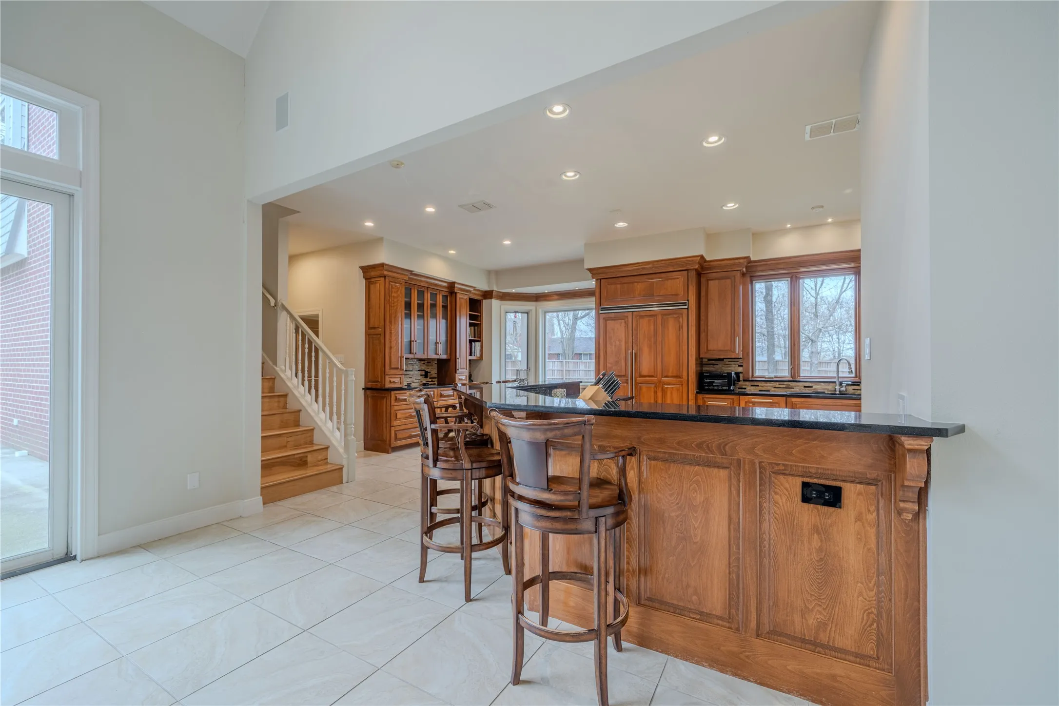 Single Family Residence For Sale in Gregg County , 3 Lakeside, Longview, Texas 75604, 5 Bedroom, 6 Bathroom, 3 Garage spaces, 5,550 Sqft, built in 1995, Price $799,000, mls#21281460, Real Estate Agent in Longview, Homes For Sale in Gregg county, Homes For Sale in Longview, Realtor in Longview Texas, Real Estate Brokerage Independent Realty Texas, Luminita Cordes Realtor