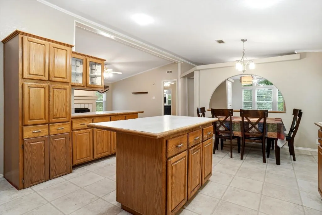 Manufactured Home For Sale in Hunt County , 4386 County Road 2200, Greenville, Texas 75402, 3 Bedroom, 2 Bathroom, 4 Garage spaces, 1,920 Sqft, built in 1997, mls#21281353, Real Estate Agent in Greenville, Homes For Sale in Hunt county, Homes For Sale in Greenville, Realtor in Greenville Texas, Real Estate Brokerage Independent Realty Texas, Luminita Cordes Realtor