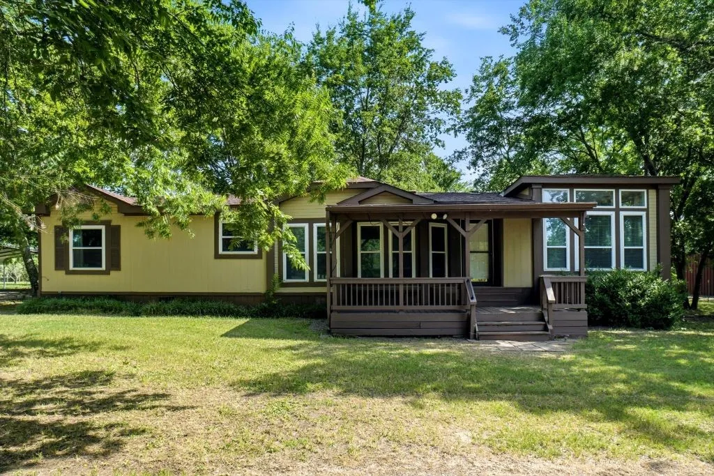 Manufactured Home For Sale in Hunt County , 4386 County Road 2200, Greenville, Texas 75402, 3 Bedroom, 2 Bathroom, 4 Garage spaces, 1,920 Sqft, built in 1997, mls#21281353, Real Estate Agent in Greenville, Homes For Sale in Hunt county, Homes For Sale in Greenville, Realtor in Greenville Texas, Real Estate Brokerage Independent Realty Texas, Luminita Cordes Realtor