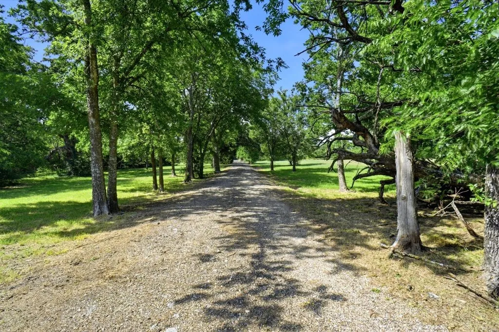 Manufactured Home For Sale in Hunt County , 4386 County Road 2200, Greenville, Texas 75402, 3 Bedroom, 2 Bathroom, 4 Garage spaces, 1,920 Sqft, built in 1997, mls#21281353, Real Estate Agent in Greenville, Homes For Sale in Hunt county, Homes For Sale in Greenville, Realtor in Greenville Texas, Real Estate Brokerage Independent Realty Texas, Luminita Cordes Realtor