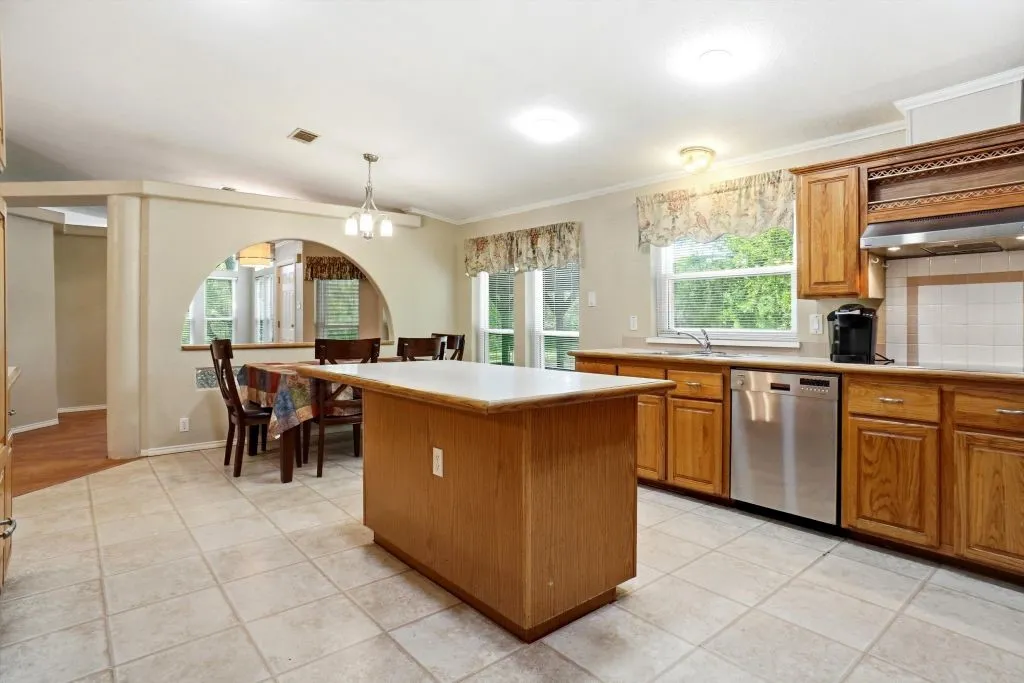 Manufactured Home For Sale in Hunt County , 4386 County Road 2200, Greenville, Texas 75402, 3 Bedroom, 2 Bathroom, 4 Garage spaces, 1,920 Sqft, built in 1997, mls#21281353, Real Estate Agent in Greenville, Homes For Sale in Hunt county, Homes For Sale in Greenville, Realtor in Greenville Texas, Real Estate Brokerage Independent Realty Texas, Luminita Cordes Realtor