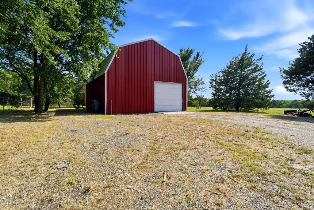 Manufactured Home For Sale in Hunt County , 4386 County Road 2200, Greenville, Texas 75402, 3 Bedroom, 2 Bathroom, 4 Garage spaces, 1,920 Sqft, built in 1997, mls#21281353, Real Estate Agent in Greenville, Homes For Sale in Hunt county, Homes For Sale in Greenville, Realtor in Greenville Texas, Real Estate Brokerage Independent Realty Texas, Luminita Cordes Realtor