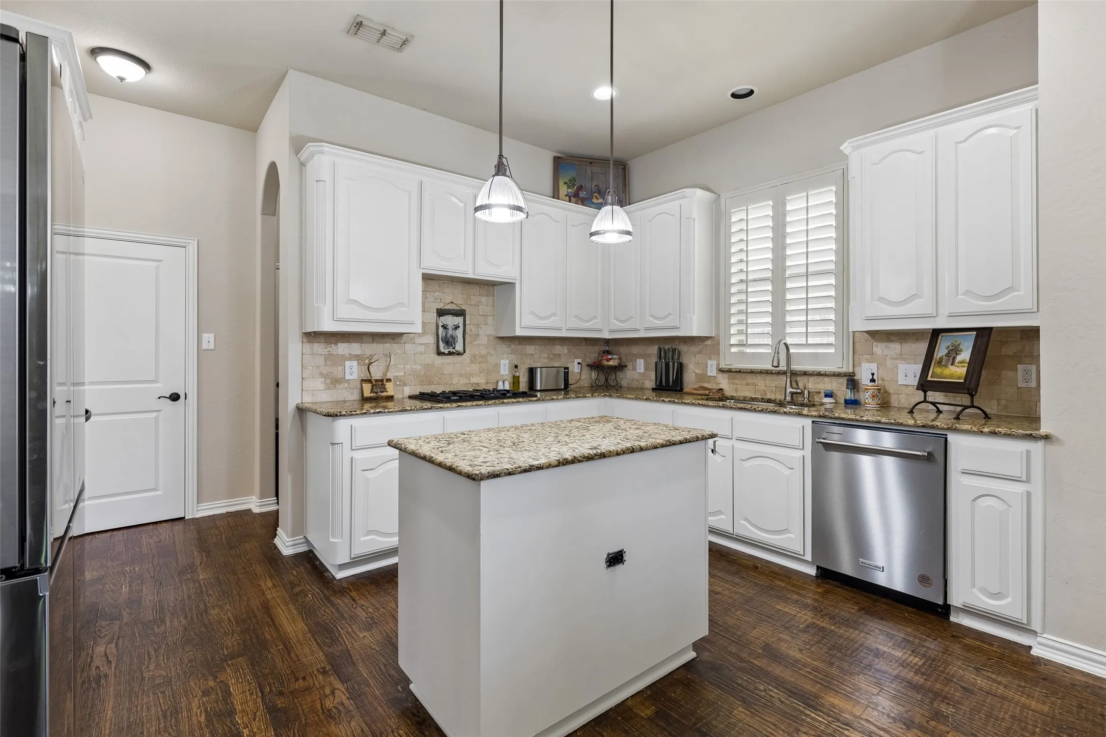 Single Family Residence For Sale in Collin County , 1902 Keystone Drive, Allen, Texas 75013, 4 Bedroom, 4 Bathroom, 2 Garage spaces, 3,868 Sqft, built in 2004, mls#21267225, Real Estate Agent in Allen, Homes For Sale in Collin county, Homes For Sale in Allen, Realtor in Allen Texas, Real Estate Brokerage Independent Realty Texas, Luminita Cordes Realtor