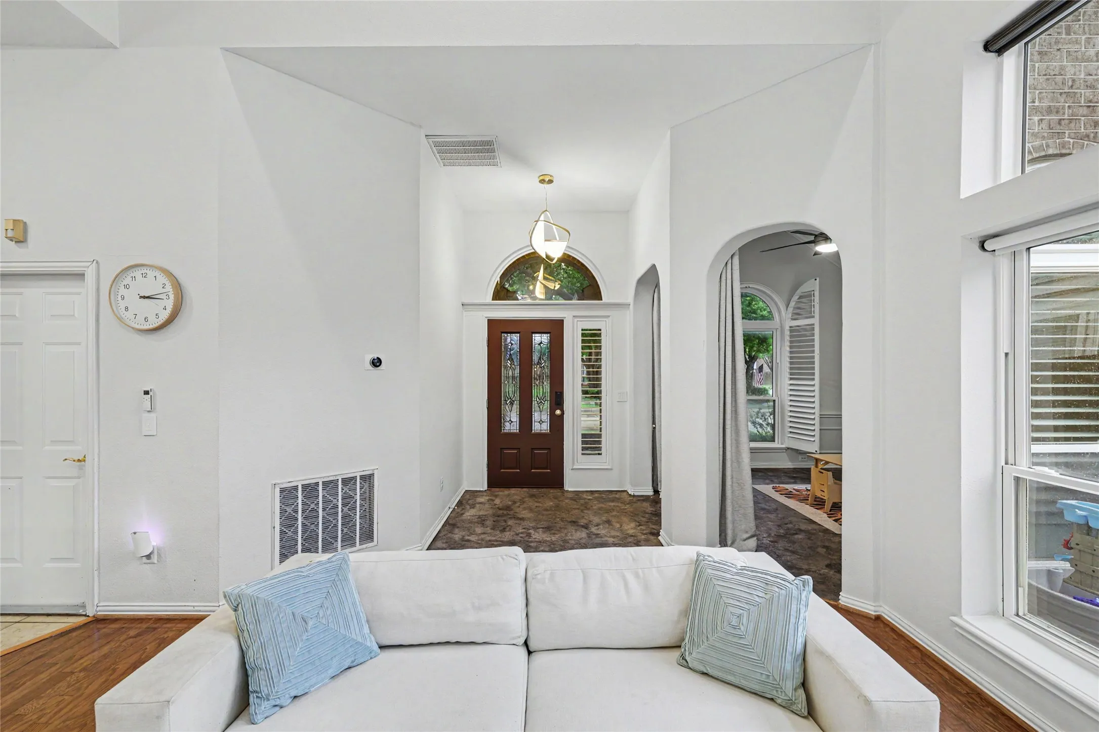 Single Family Residence For Sale in Collin County , 18711 Tall Oak Drive, Dallas, Texas 75287, 4 Bedroom, 3 Bathroom, 2 Garage spaces, 2,391 Sqft, built in 1996, mls#21277487, Real Estate Agent in Dallas, Homes For Sale in Collin county, Homes For Sale in Dallas, Realtor in Dallas Texas, Real Estate Brokerage Independent Realty Texas, Luminita Cordes Realtor