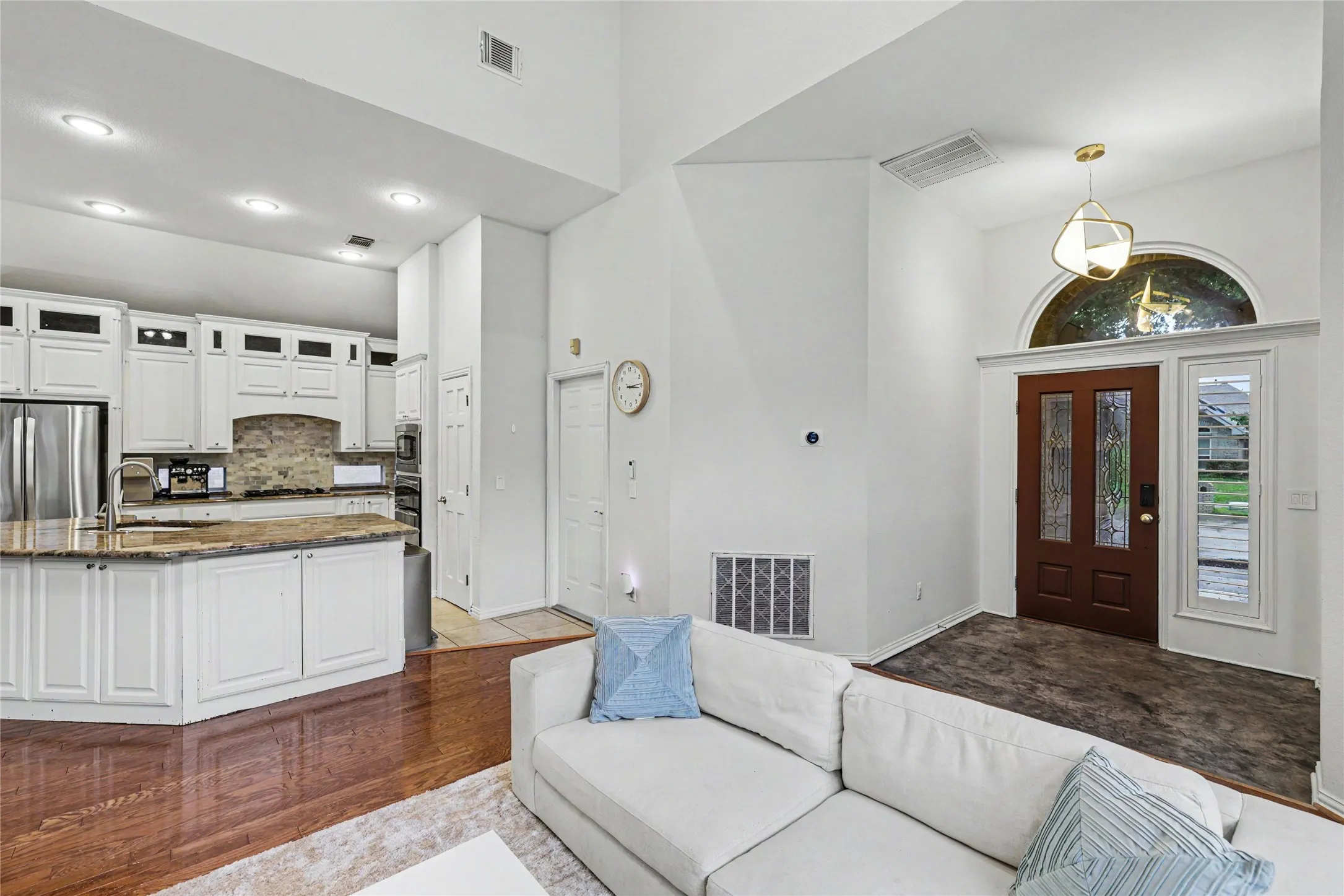 Single Family Residence For Sale in Collin County , 18711 Tall Oak Drive, Dallas, Texas 75287, 4 Bedroom, 3 Bathroom, 2 Garage spaces, 2,391 Sqft, built in 1996, mls#21277487, Real Estate Agent in Dallas, Homes For Sale in Collin county, Homes For Sale in Dallas, Realtor in Dallas Texas, Real Estate Brokerage Independent Realty Texas, Luminita Cordes Realtor