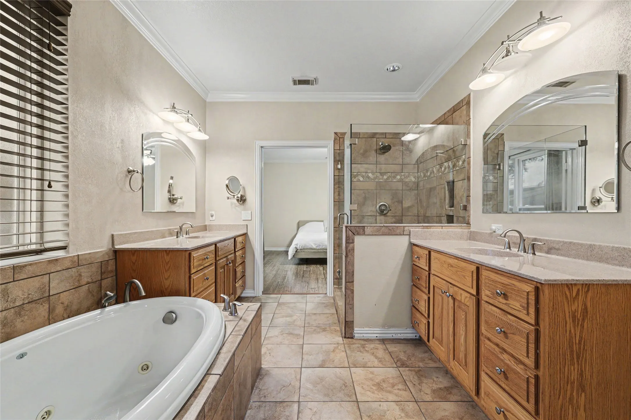 Single Family Residence For Sale in Collin County , 18711 Tall Oak Drive, Dallas, Texas 75287, 4 Bedroom, 3 Bathroom, 2 Garage spaces, 2,391 Sqft, built in 1996, mls#21277487, Real Estate Agent in Dallas, Homes For Sale in Collin county, Homes For Sale in Dallas, Realtor in Dallas Texas, Real Estate Brokerage Independent Realty Texas, Luminita Cordes Realtor