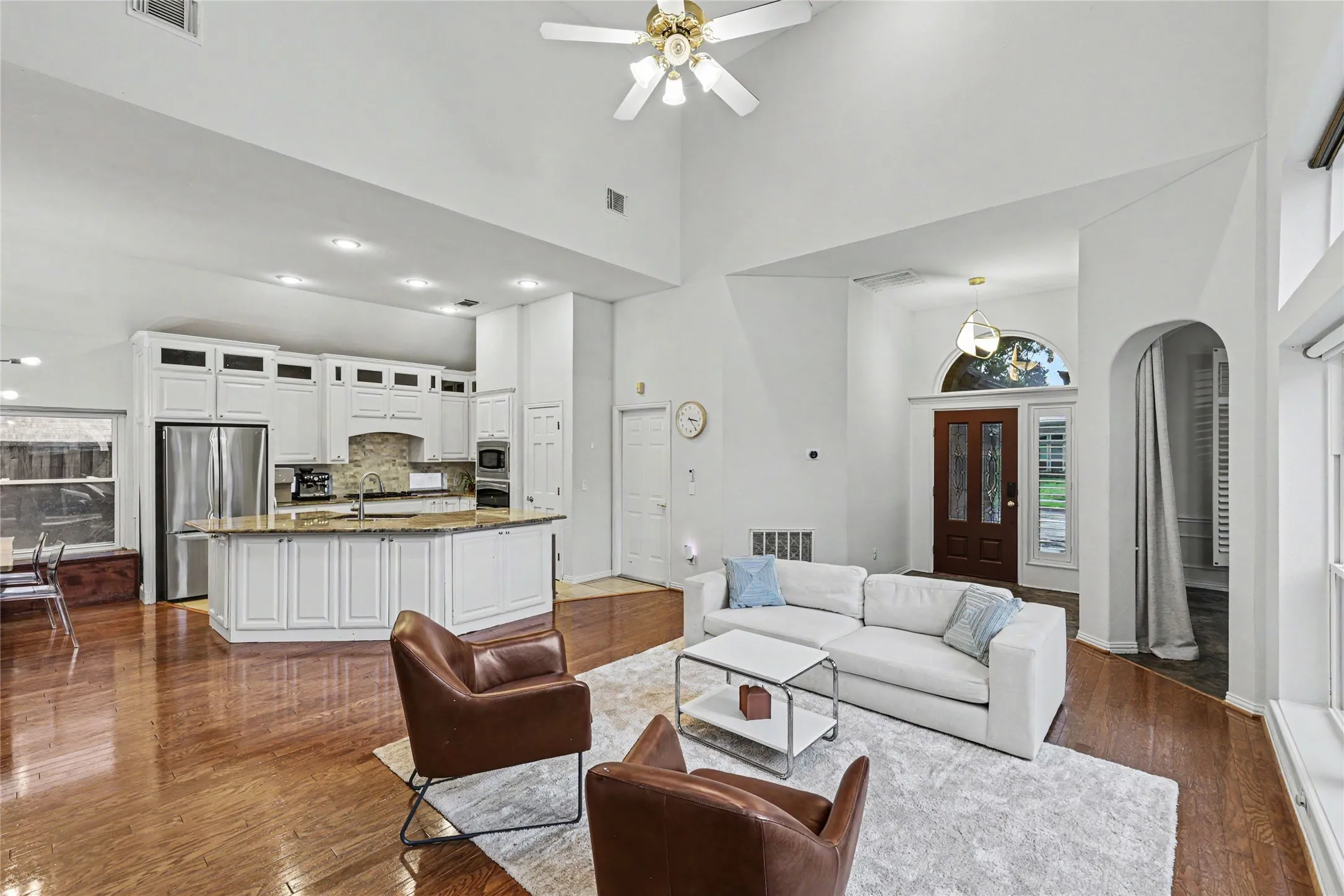Single Family Residence For Sale in Collin County , 18711 Tall Oak Drive, Dallas, Texas 75287, 4 Bedroom, 3 Bathroom, 2 Garage spaces, 2,391 Sqft, built in 1996, mls#21277487, Real Estate Agent in Dallas, Homes For Sale in Collin county, Homes For Sale in Dallas, Realtor in Dallas Texas, Real Estate Brokerage Independent Realty Texas, Luminita Cordes Realtor