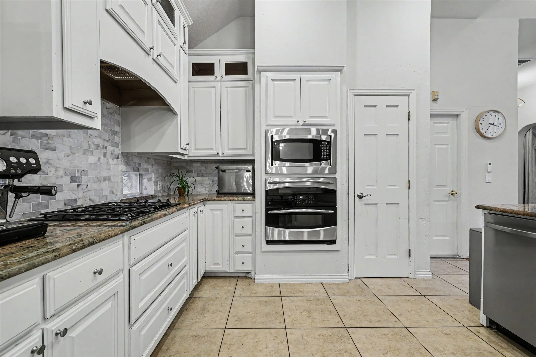 Single Family Residence For Sale in Collin County , 18711 Tall Oak Drive, Dallas, Texas 75287, 4 Bedroom, 3 Bathroom, 2 Garage spaces, 2,391 Sqft, built in 1996, mls#21277487, Real Estate Agent in Dallas, Homes For Sale in Collin county, Homes For Sale in Dallas, Realtor in Dallas Texas, Real Estate Brokerage Independent Realty Texas, Luminita Cordes Realtor