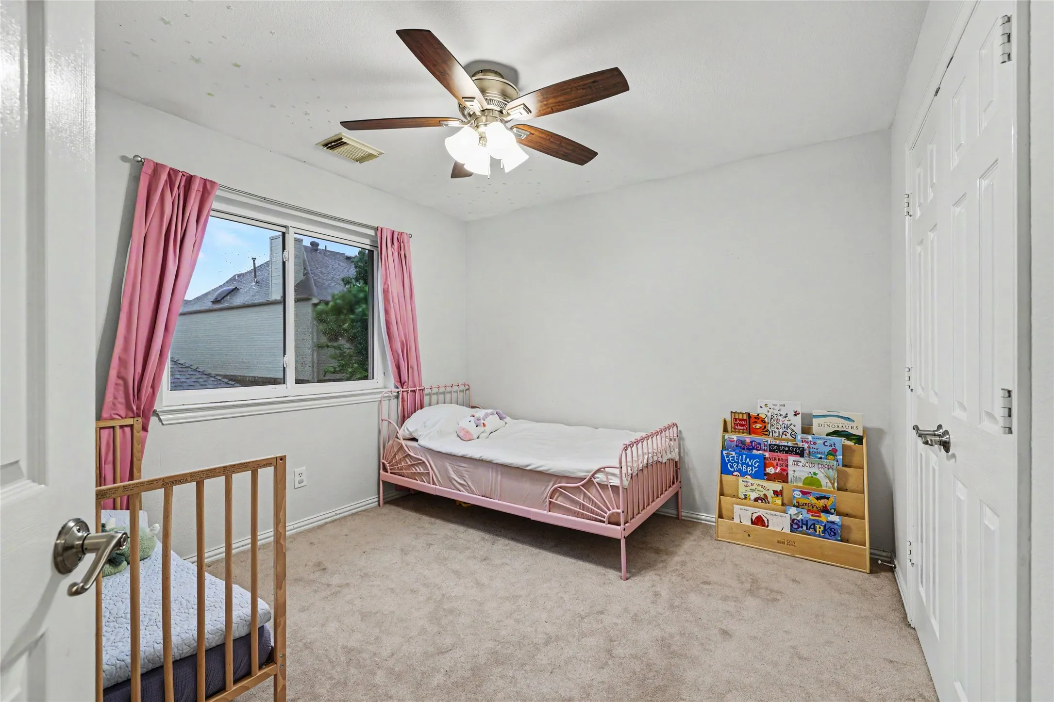 Single Family Residence For Sale in Collin County , 18711 Tall Oak Drive, Dallas, Texas 75287, 4 Bedroom, 3 Bathroom, 2 Garage spaces, 2,391 Sqft, built in 1996, mls#21277487, Real Estate Agent in Dallas, Homes For Sale in Collin county, Homes For Sale in Dallas, Realtor in Dallas Texas, Real Estate Brokerage Independent Realty Texas, Luminita Cordes Realtor