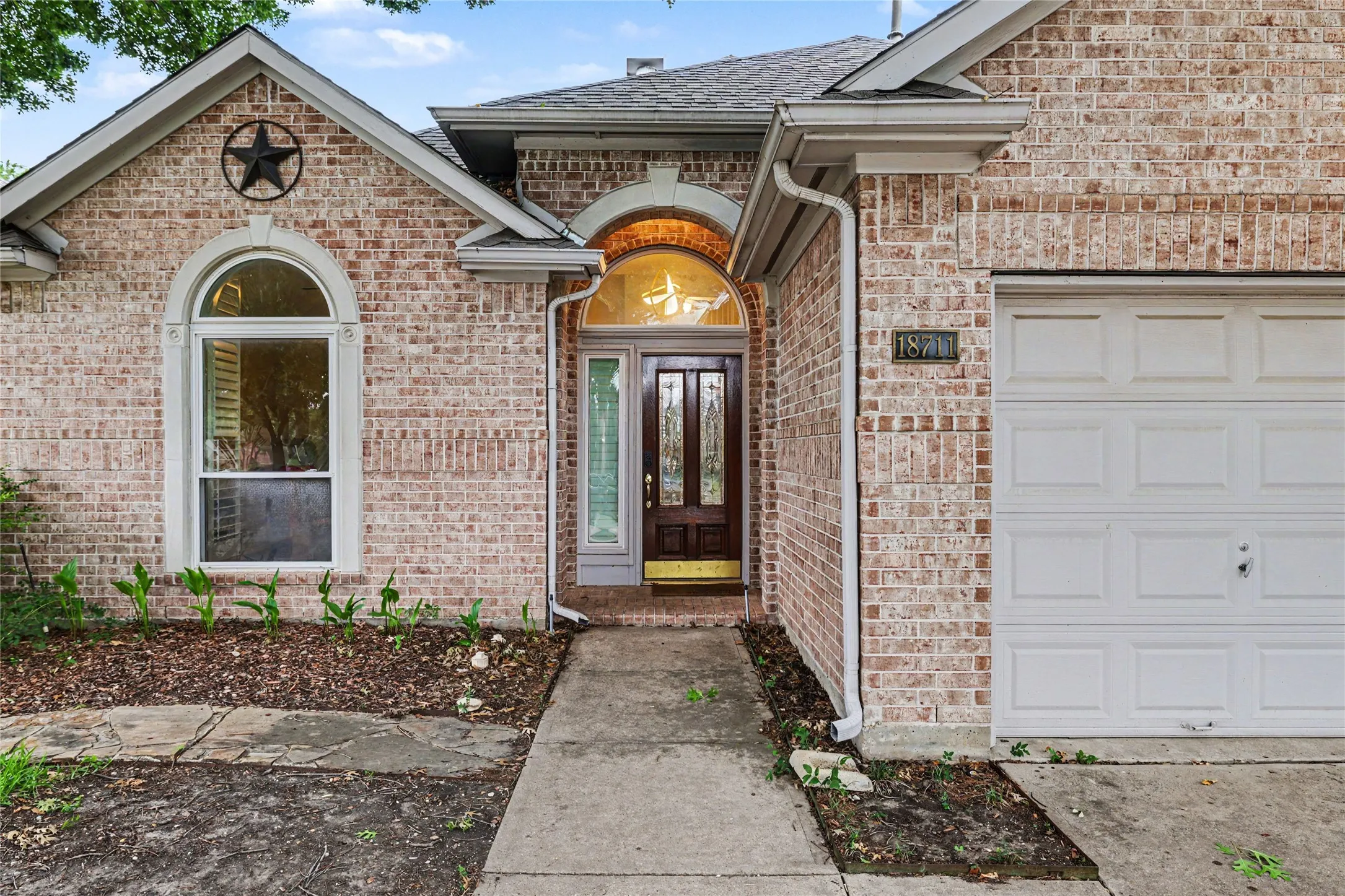 Single Family Residence For Sale in Collin County , 18711 Tall Oak Drive, Dallas, Texas 75287, 4 Bedroom, 3 Bathroom, 2 Garage spaces, 2,391 Sqft, built in 1996, mls#21277487, Real Estate Agent in Dallas, Homes For Sale in Collin county, Homes For Sale in Dallas, Realtor in Dallas Texas, Real Estate Brokerage Independent Realty Texas, Luminita Cordes Realtor