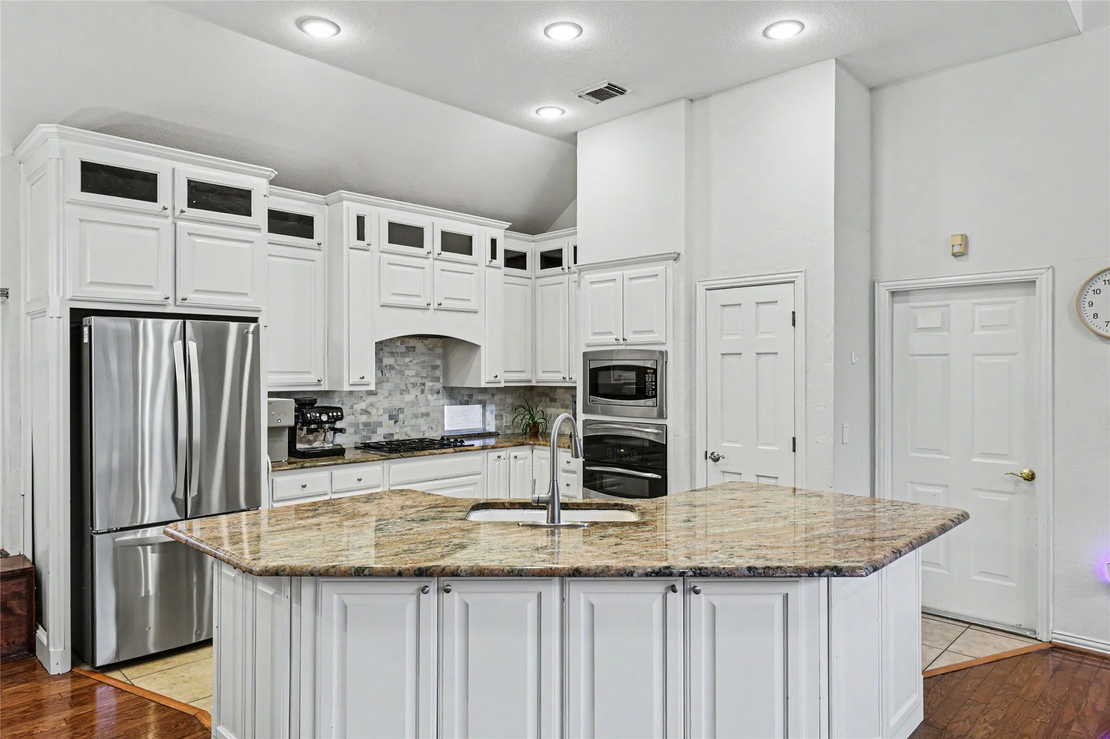 Single Family Residence For Sale in Collin County , 18711 Tall Oak Drive, Dallas, Texas 75287, 4 Bedroom, 3 Bathroom, 2 Garage spaces, 2,391 Sqft, built in 1996, mls#21277487, Real Estate Agent in Dallas, Homes For Sale in Collin county, Homes For Sale in Dallas, Realtor in Dallas Texas, Real Estate Brokerage Independent Realty Texas, Luminita Cordes Realtor
