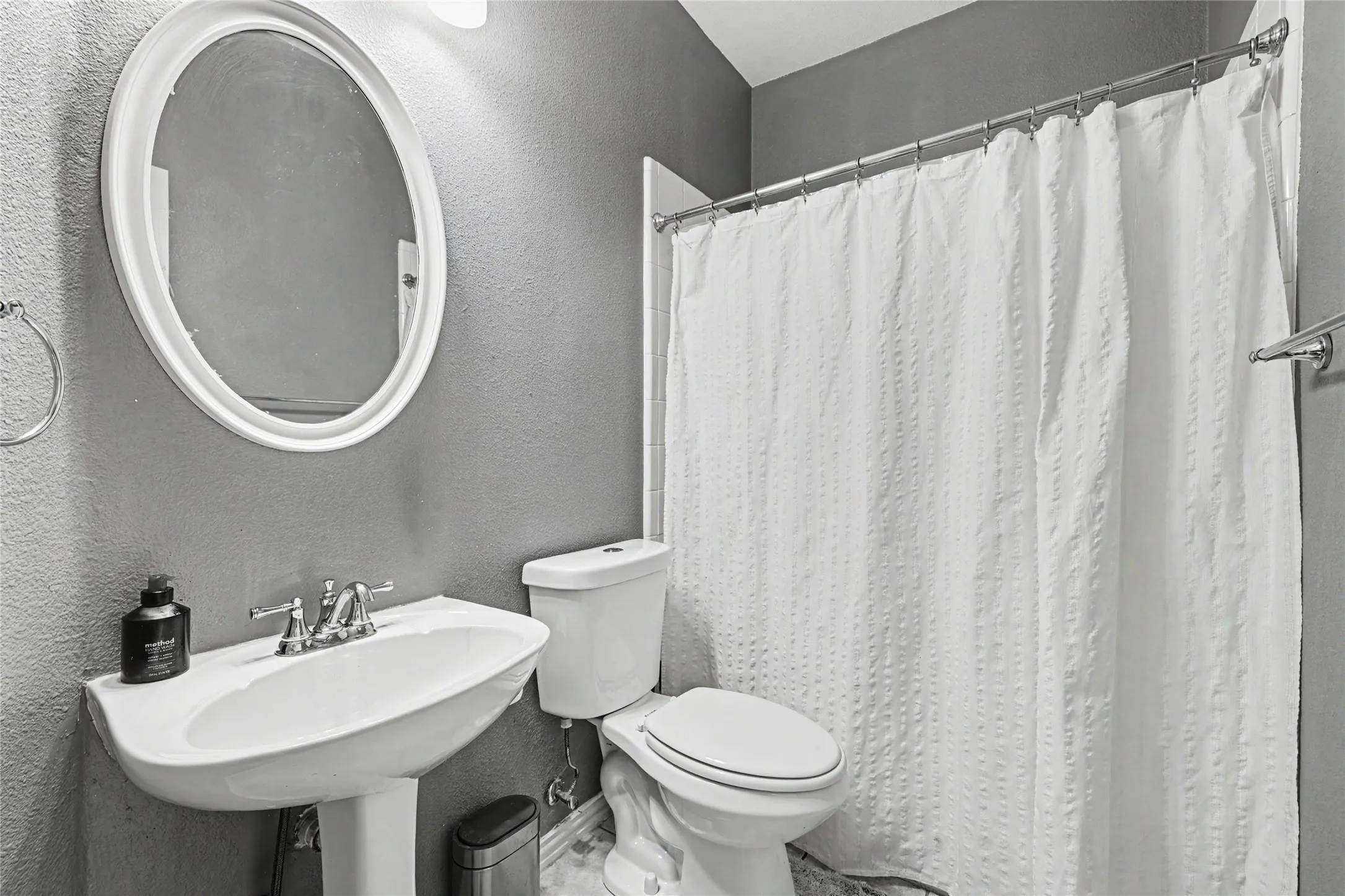 Single Family Residence For Sale in Collin County , 18711 Tall Oak Drive, Dallas, Texas 75287, 4 Bedroom, 3 Bathroom, 2 Garage spaces, 2,391 Sqft, built in 1996, mls#21277487, Real Estate Agent in Dallas, Homes For Sale in Collin county, Homes For Sale in Dallas, Realtor in Dallas Texas, Real Estate Brokerage Independent Realty Texas, Luminita Cordes Realtor