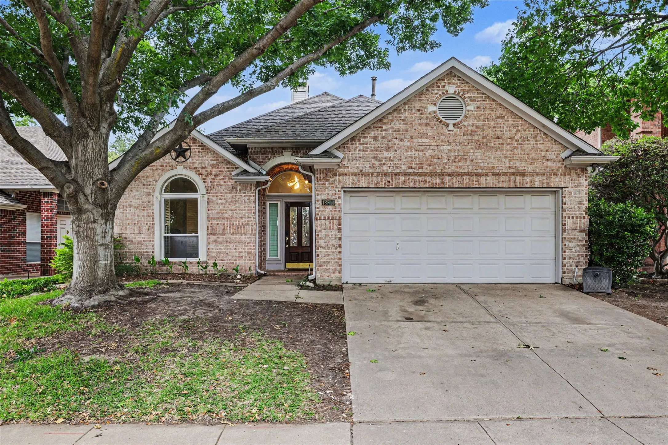 Single Family Residence For Sale in Collin County , 18711 Tall Oak Drive, Dallas, Texas 75287, 4 Bedroom, 3 Bathroom, 2 Garage spaces, 2,391 Sqft, built in 1996, mls#21277487, Real Estate Agent in Dallas, Homes For Sale in Collin county, Homes For Sale in Dallas, Realtor in Dallas Texas, Real Estate Brokerage Independent Realty Texas, Luminita Cordes Realtor