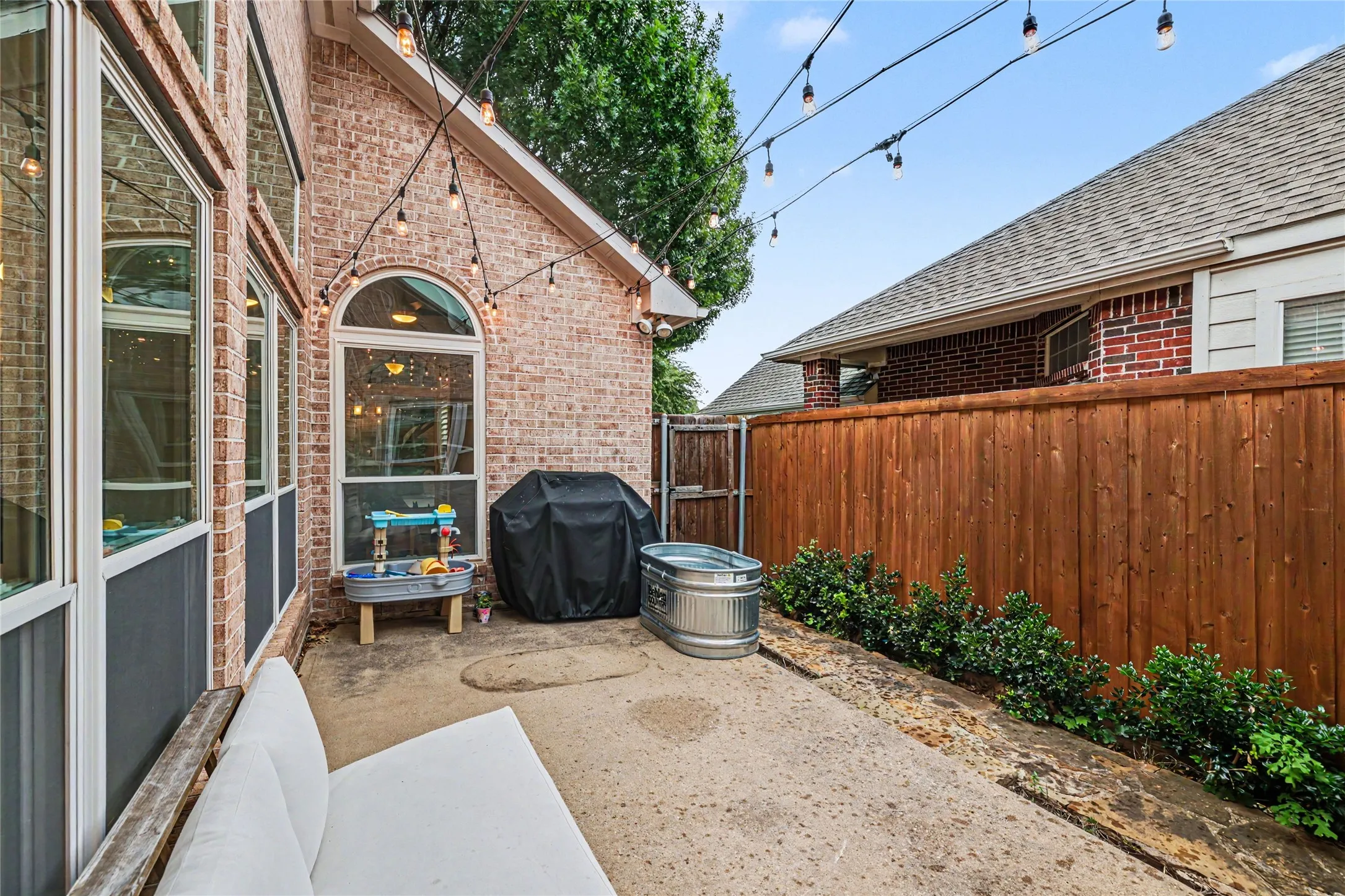 Single Family Residence For Sale in Collin County , 18711 Tall Oak Drive, Dallas, Texas 75287, 4 Bedroom, 3 Bathroom, 2 Garage spaces, 2,391 Sqft, built in 1996, mls#21277487, Real Estate Agent in Dallas, Homes For Sale in Collin county, Homes For Sale in Dallas, Realtor in Dallas Texas, Real Estate Brokerage Independent Realty Texas, Luminita Cordes Realtor