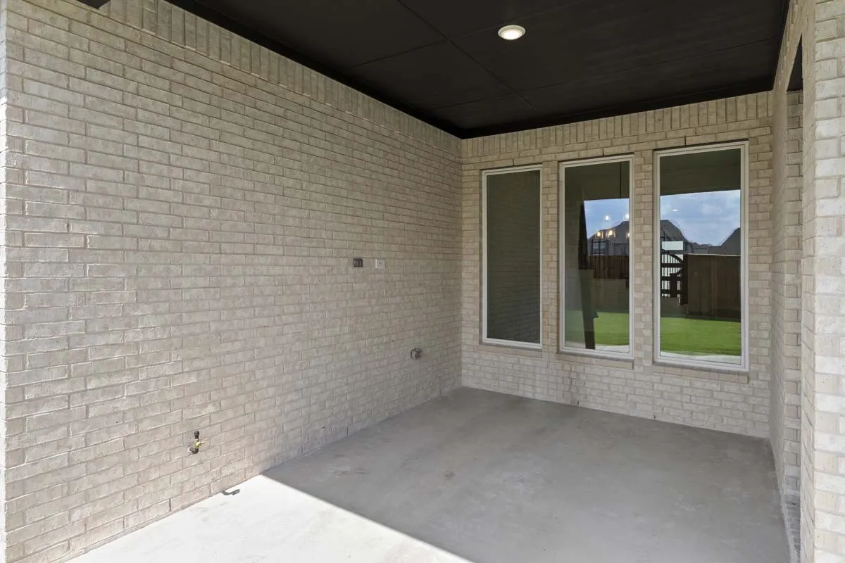 23-2021-euclid-drive-rockwall-tx-covered-patio