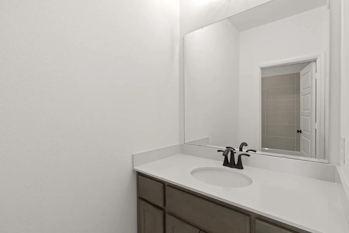 18-2021-euclid-drive-rockwall-tx-bathroom-3