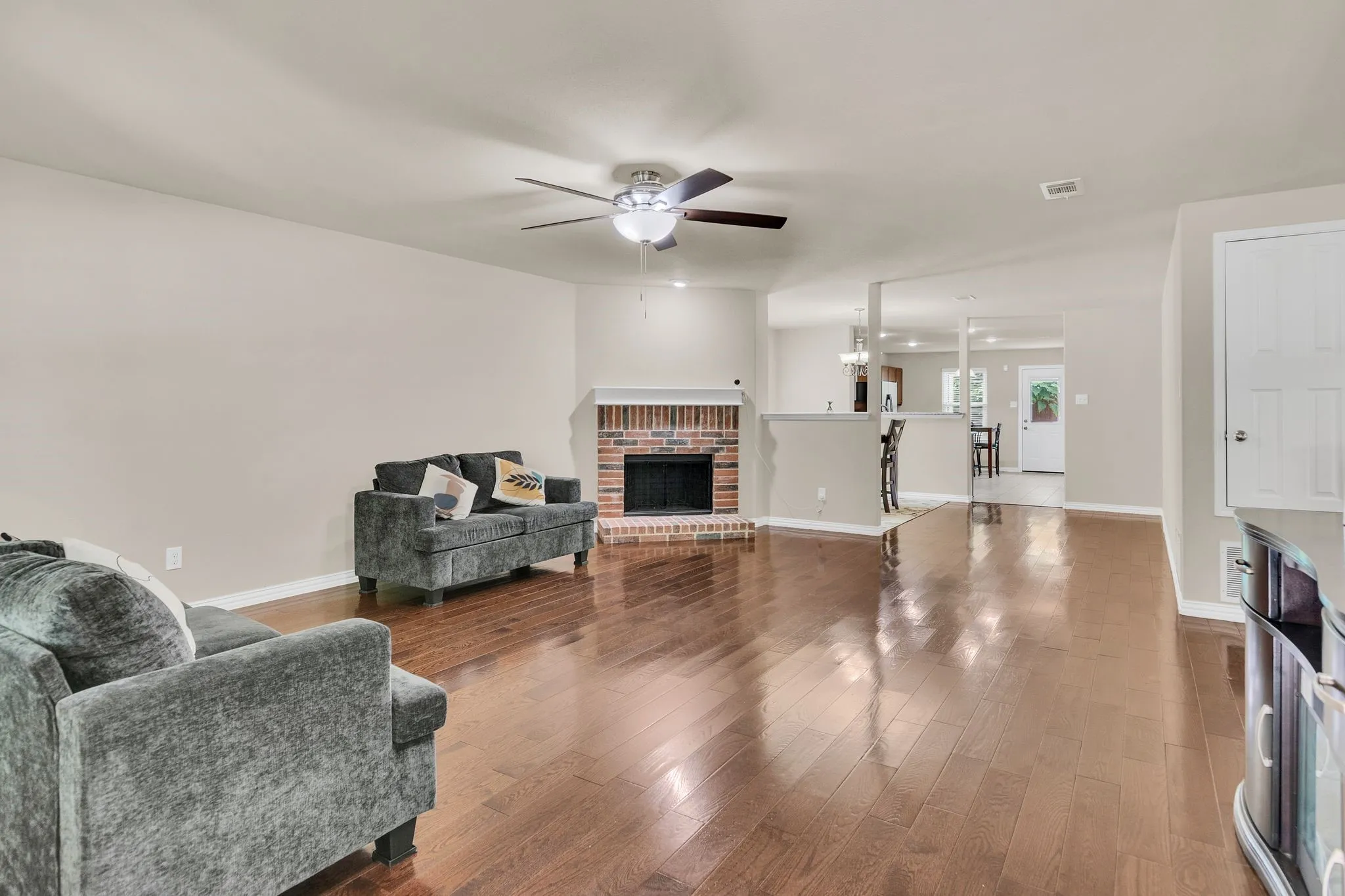 Single Family Residence For Sale in Denton County , 1312 Elkford Lane, Fort Worth, Texas 76247, 3 Bedrooms, 2 Bathrooms, 2 Garage spaces, 1,868 Sqft, built in 2011, Price $314,000, mls#21281228, Real Estate Agent in Fort Worth, Homes For Sale in Denton county, Homes For Sale in Fort Worth, Realtor in Fort Worth Texas, Real Estate Brokerage Independent Realty Texas, Luminita Cordes Realtor