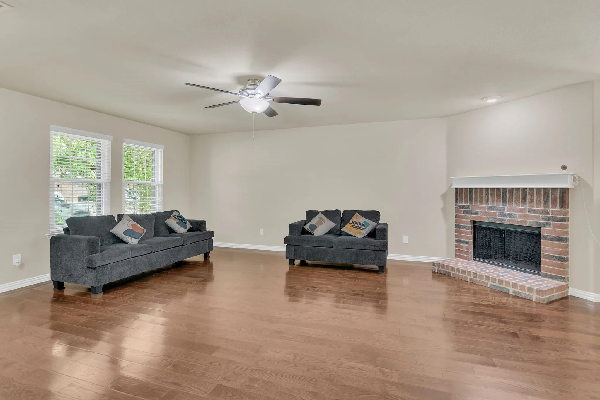 Single Family Residence For Sale in Denton County , 1312 Elkford Lane, Fort Worth, Texas 76247, 3 Bedrooms, 2 Bathrooms, 2 Garage spaces, 1,868 Sqft, built in 2011, Price $314,000, mls#21281228, Real Estate Agent in Fort Worth, Homes For Sale in Denton county, Homes For Sale in Fort Worth, Realtor in Fort Worth Texas, Real Estate Brokerage Independent Realty Texas, Luminita Cordes Realtor