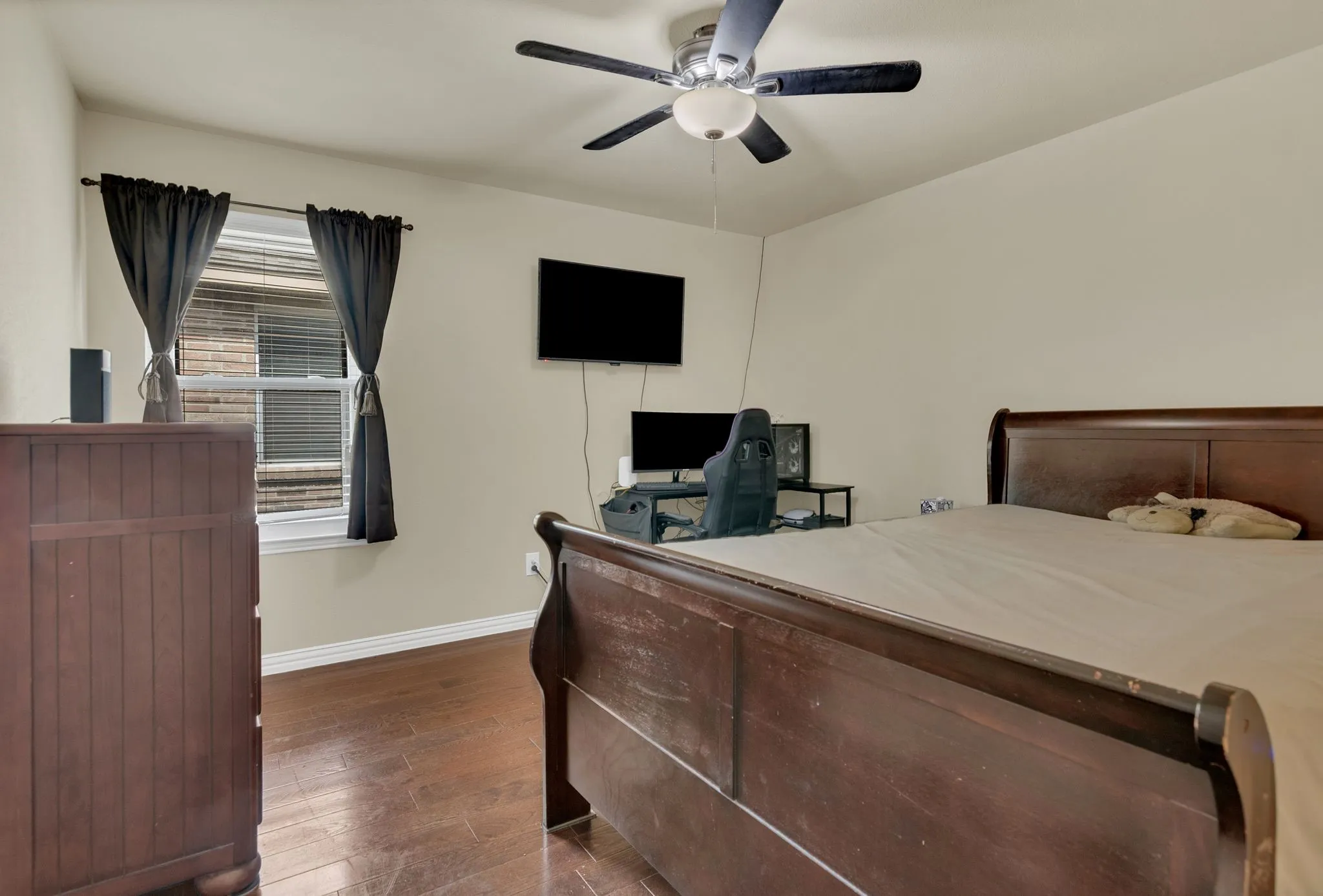 Single Family Residence For Sale in Denton County , 1312 Elkford Lane, Fort Worth, Texas 76247, 3 Bedrooms, 2 Bathrooms, 2 Garage spaces, 1,868 Sqft, built in 2011, Price $314,000, mls#21281228, Real Estate Agent in Fort Worth, Homes For Sale in Denton county, Homes For Sale in Fort Worth, Realtor in Fort Worth Texas, Real Estate Brokerage Independent Realty Texas, Luminita Cordes Realtor