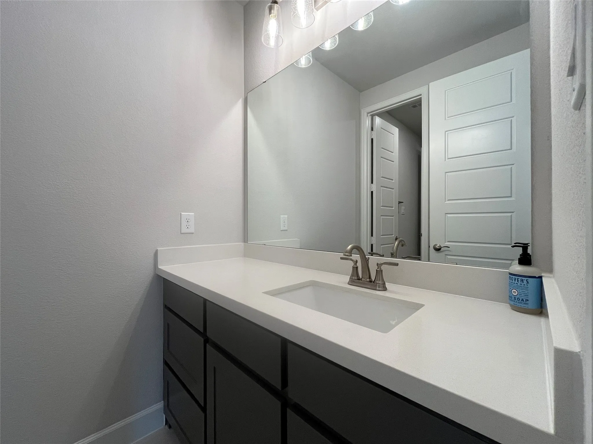 Single Family Residence For Sale in Ellis County , 2834 Midlake Drive, Midlothian, Texas 76065, 4 Bedroom, 4 Bathroom, 3 Garage spaces, 3,363 Sqft, built in 2022, mls#21281318, Real Estate Agent in Midlothian, Homes For Sale in Ellis county, Homes For Sale in Midlothian, Realtor in Midlothian Texas, Real Estate Brokerage Independent Realty Texas, Luminita Cordes Realtor