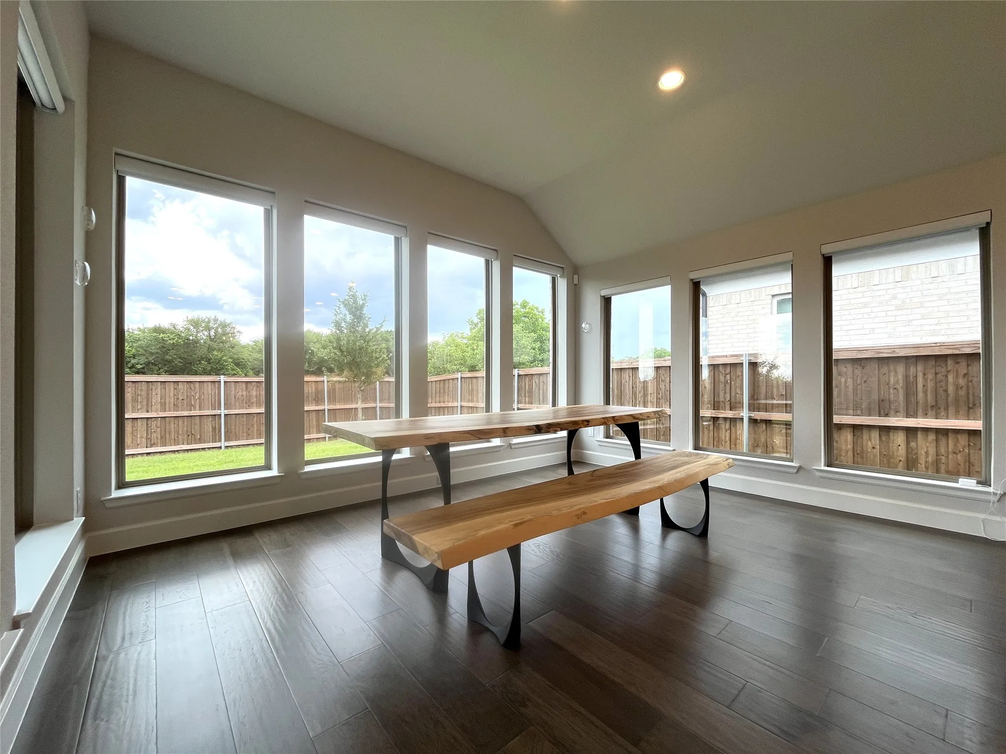 Single Family Residence For Sale in Ellis County , 2834 Midlake Drive, Midlothian, Texas 76065, 4 Bedroom, 4 Bathroom, 3 Garage spaces, 3,363 Sqft, built in 2022, mls#21281318, Real Estate Agent in Midlothian, Homes For Sale in Ellis county, Homes For Sale in Midlothian, Realtor in Midlothian Texas, Real Estate Brokerage Independent Realty Texas, Luminita Cordes Realtor